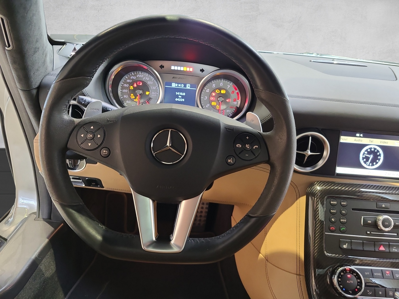 MERCEDES-BENZ SLS 63 AMG Speedshift - 9