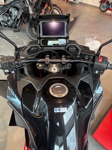 HONDA NT 1100 - 9