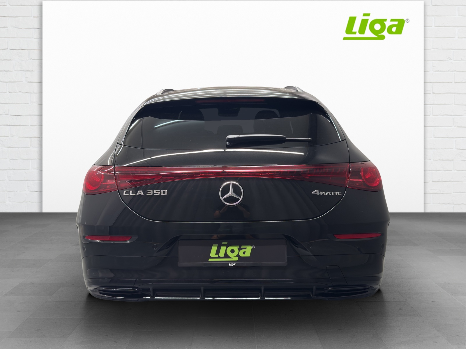 MERCEDES-BENZ CLA 350 4Matic Shooting Brake with EQ Hybrid - 5