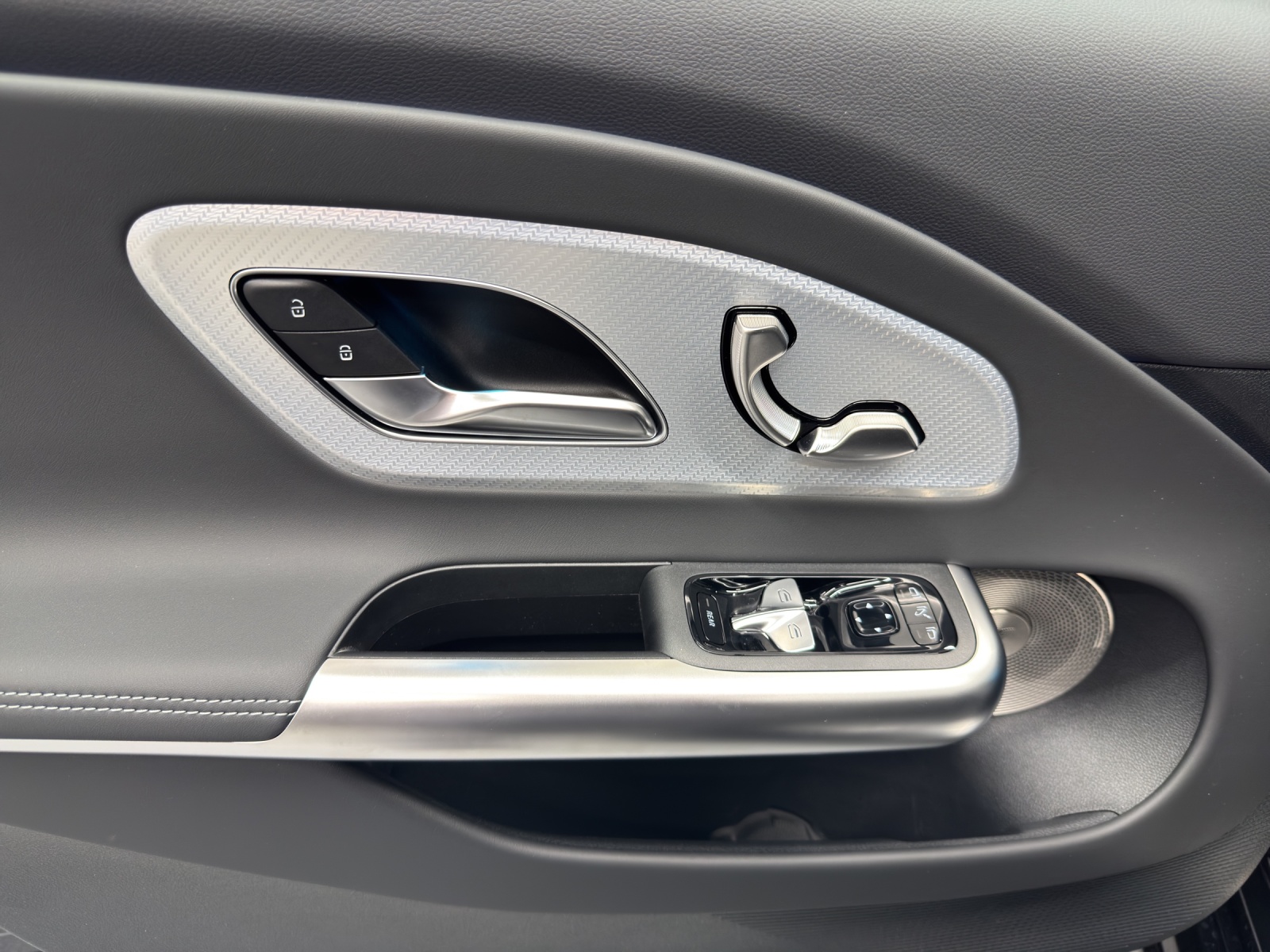 MERCEDES-BENZ CLA 350 4Matic Shooting Brake with EQ Hybrid - 15