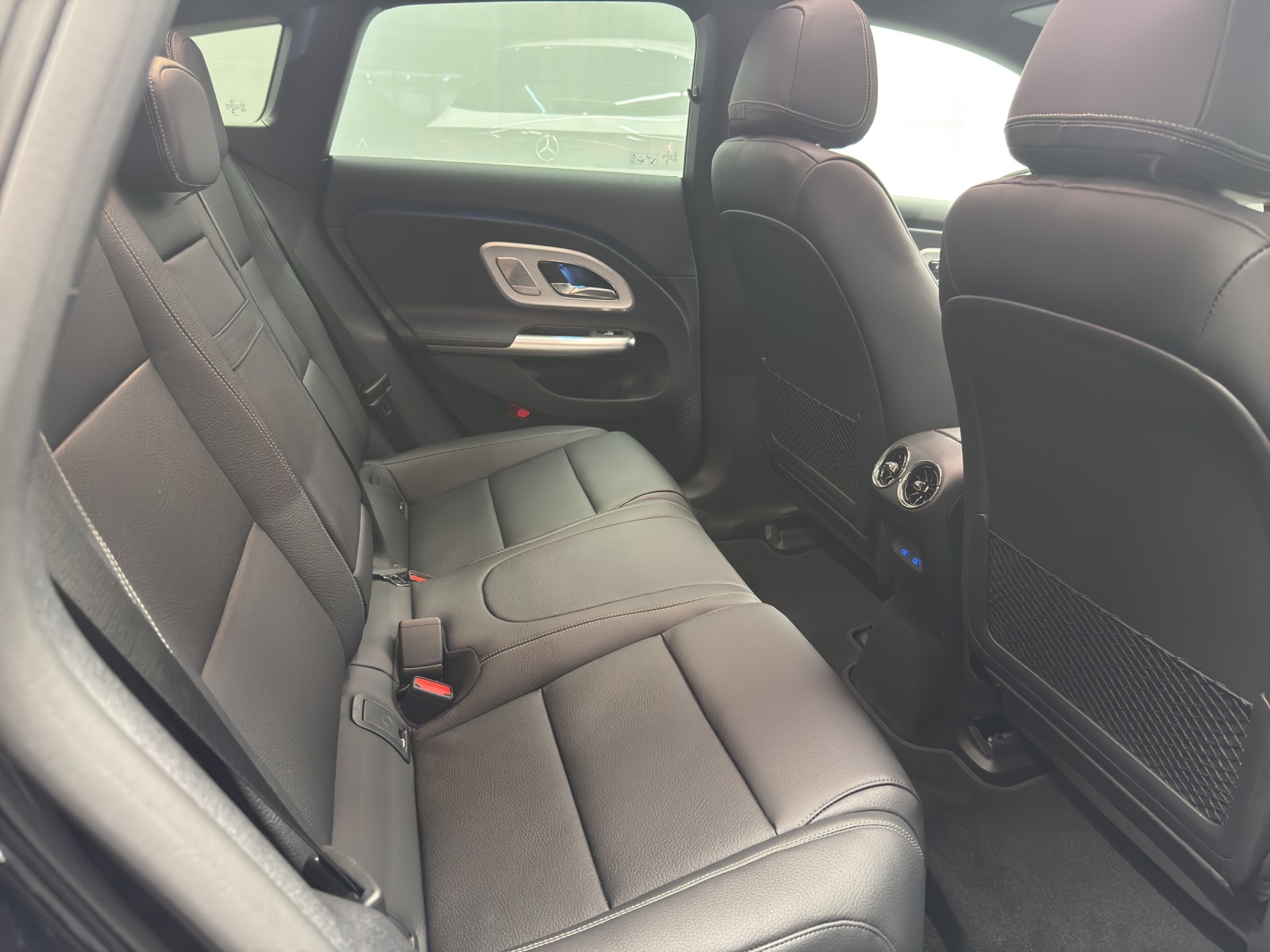 MERCEDES-BENZ CLA 350 4Matic Shooting Brake with EQ Hybrid - 10