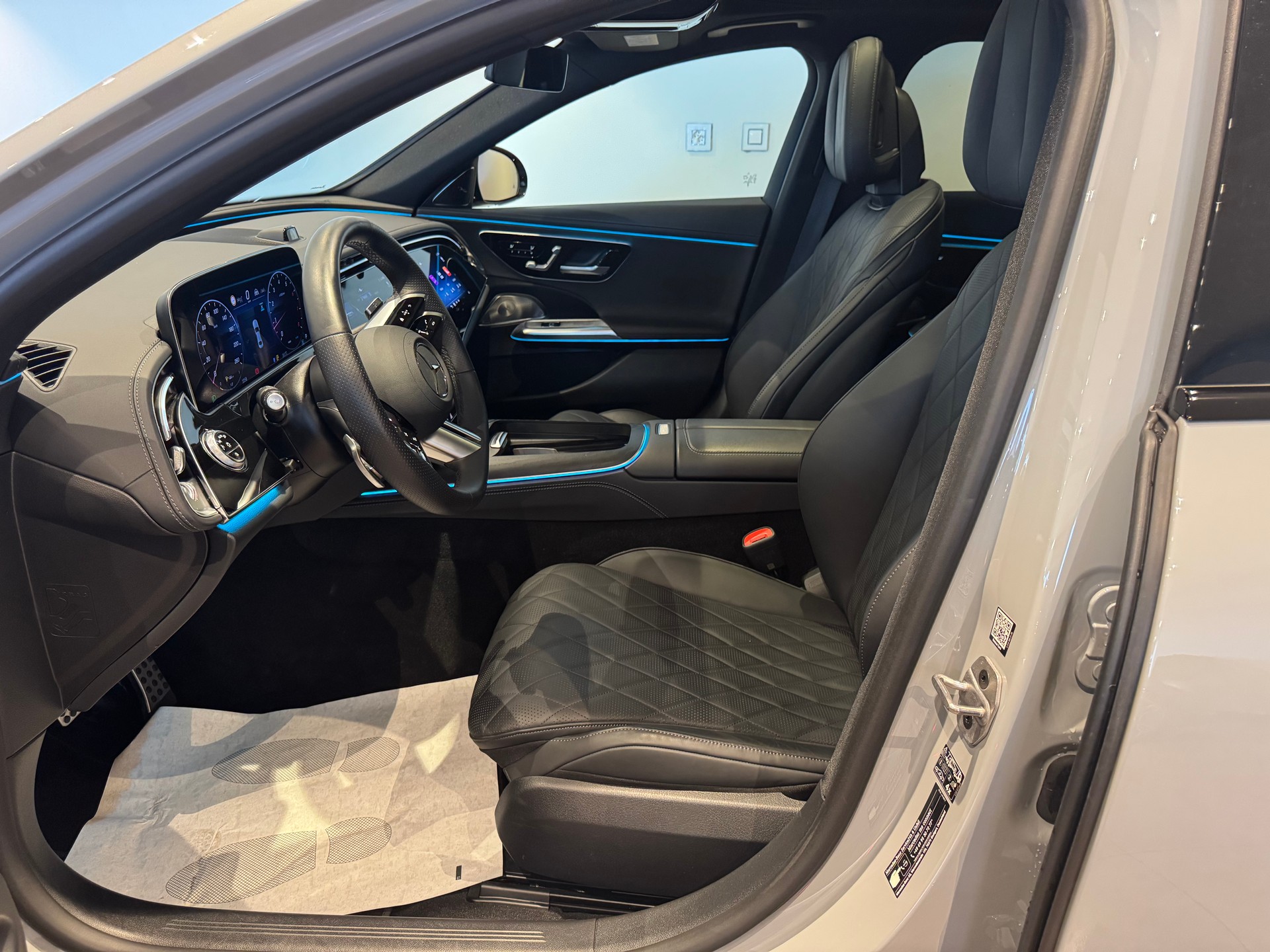 MERCEDES-BENZ E 450 AMG Line 4matic - 16