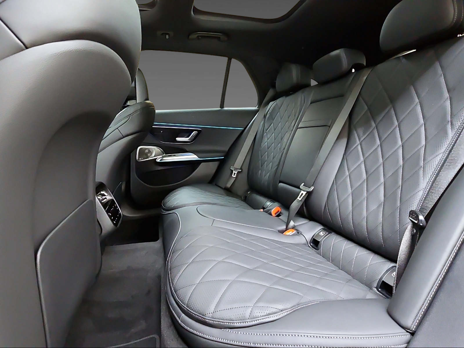 MERCEDES-BENZ E 450 d 4Matic T-Modell - 11