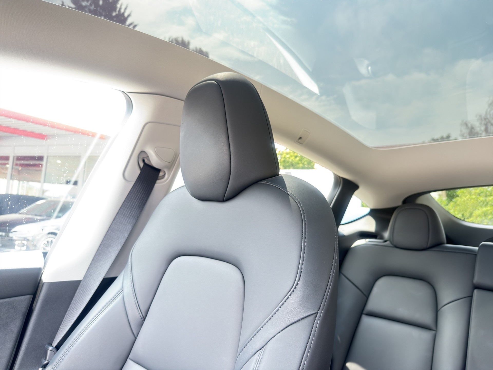 TESLA Model Y Performance D - 36