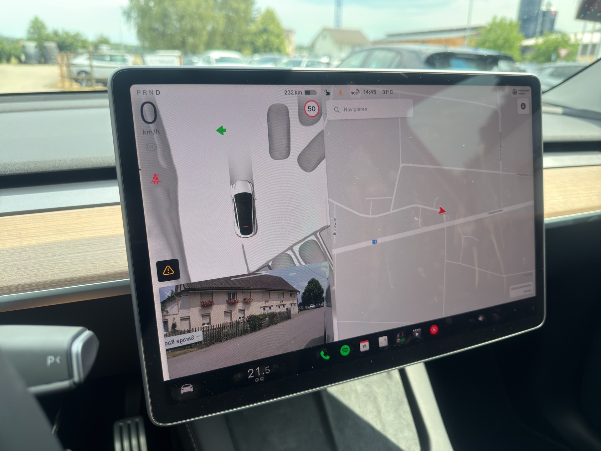 TESLA Model Y Performance D - 31