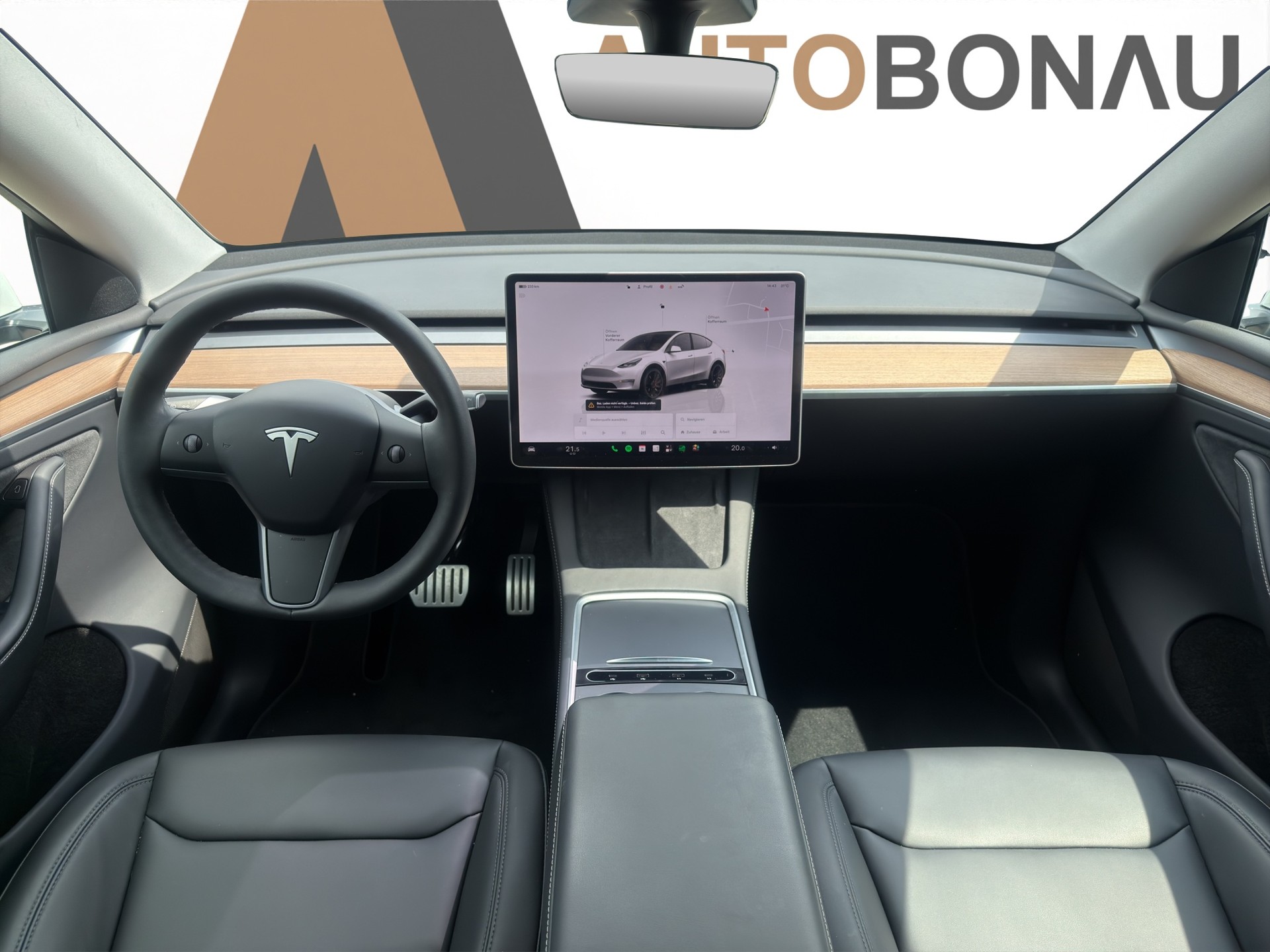 TESLA Model Y Performance D - 12