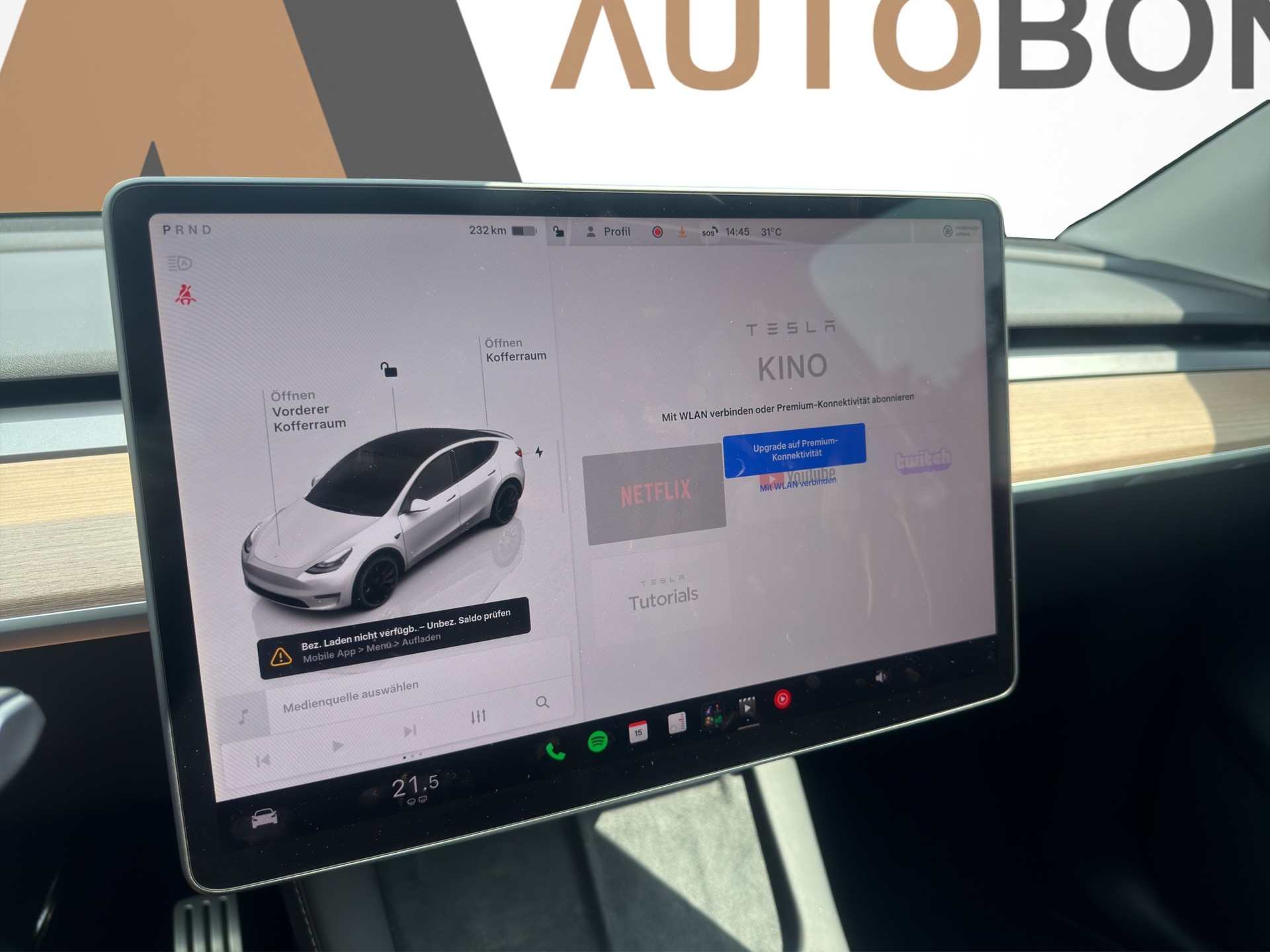 TESLA Model Y Performance D - 24