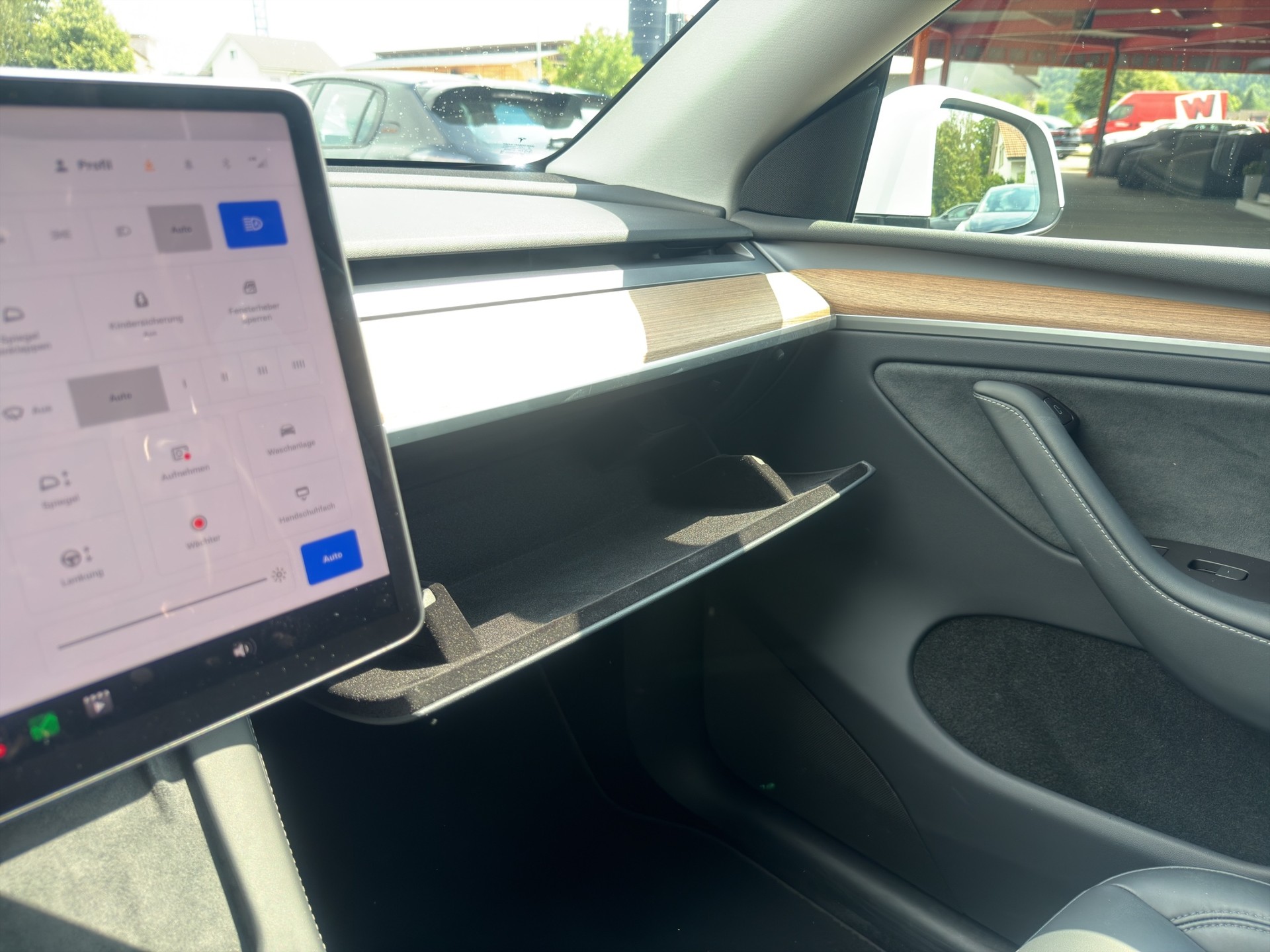 TESLA Model Y Performance D - 59