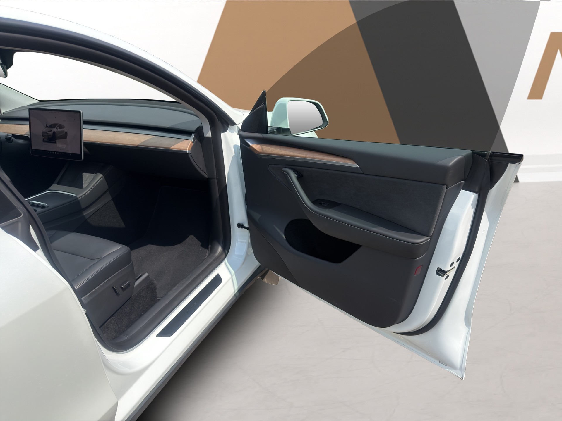 TESLA Model Y Performance D - 14