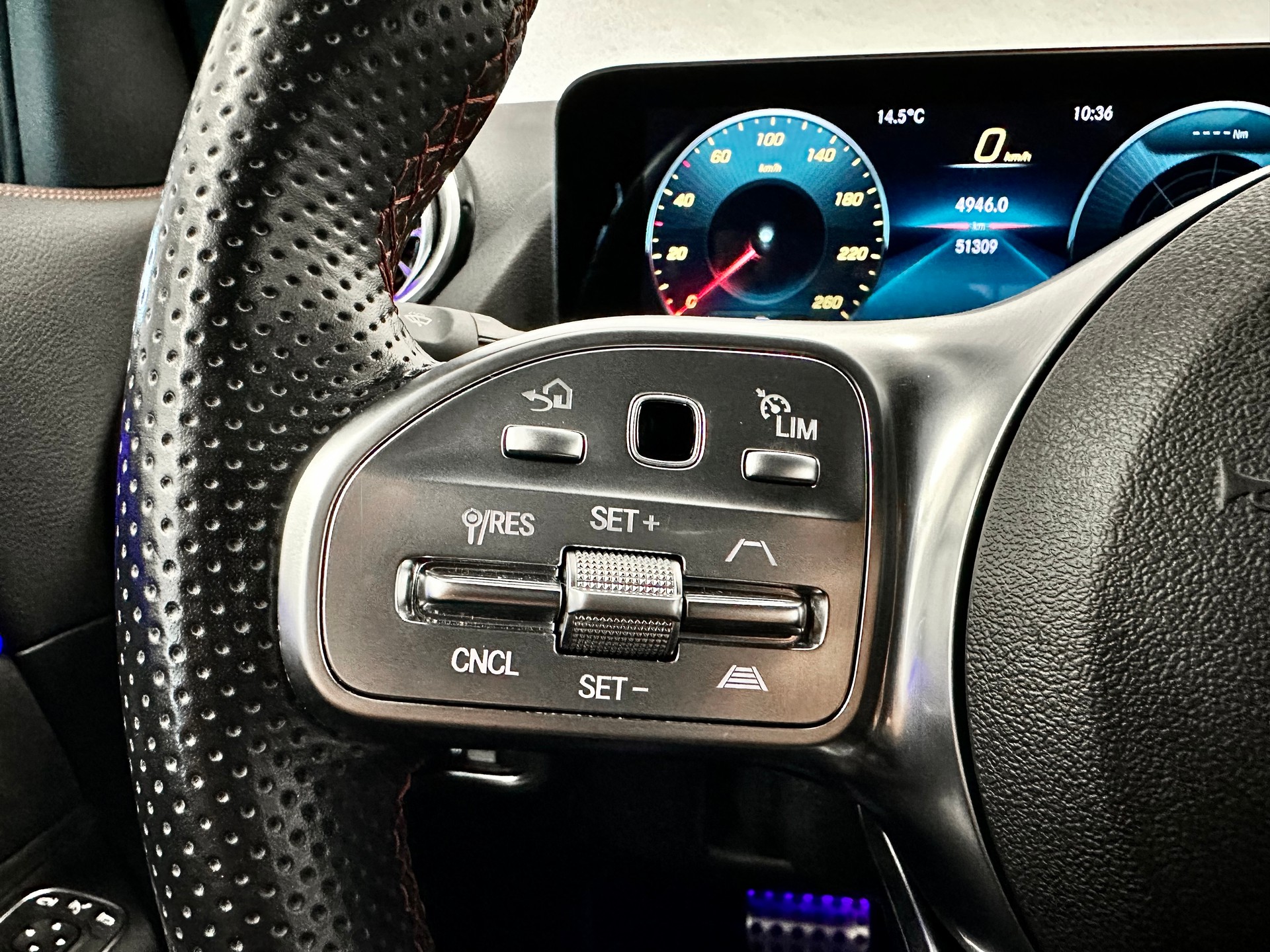 MERCEDES-BENZ GLA 220d 4Matic AMG Line 8G-DCT - 24