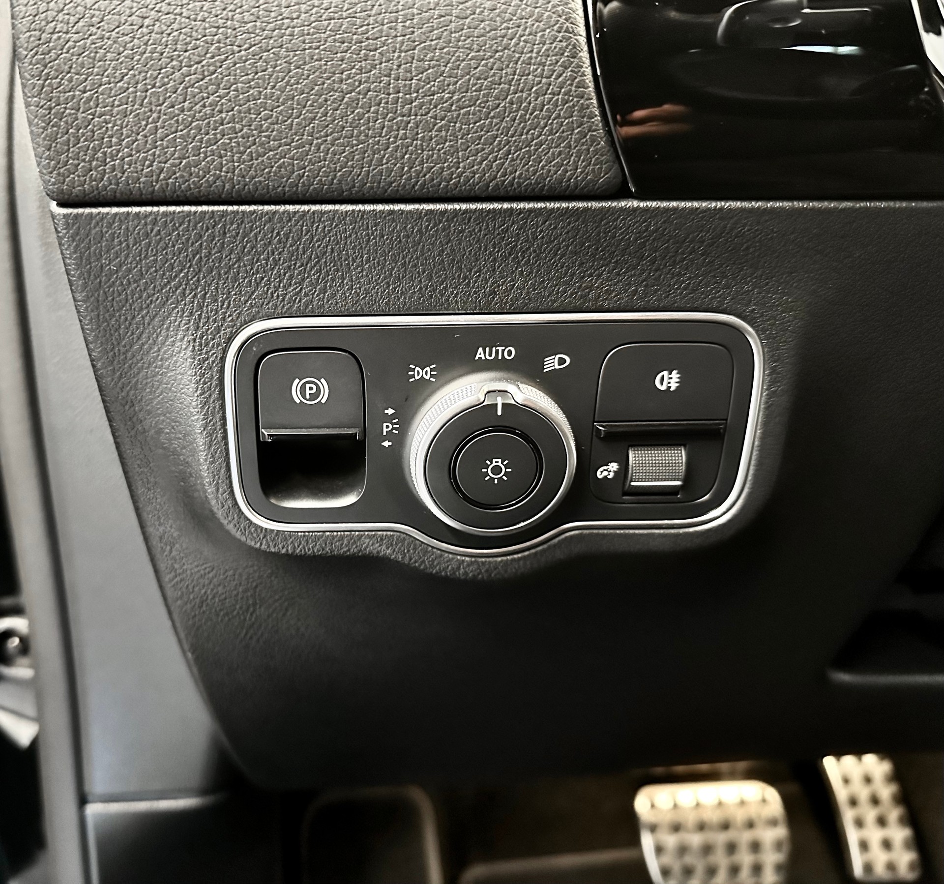 MERCEDES-BENZ GLA 220d 4Matic AMG Line 8G-DCT - 23