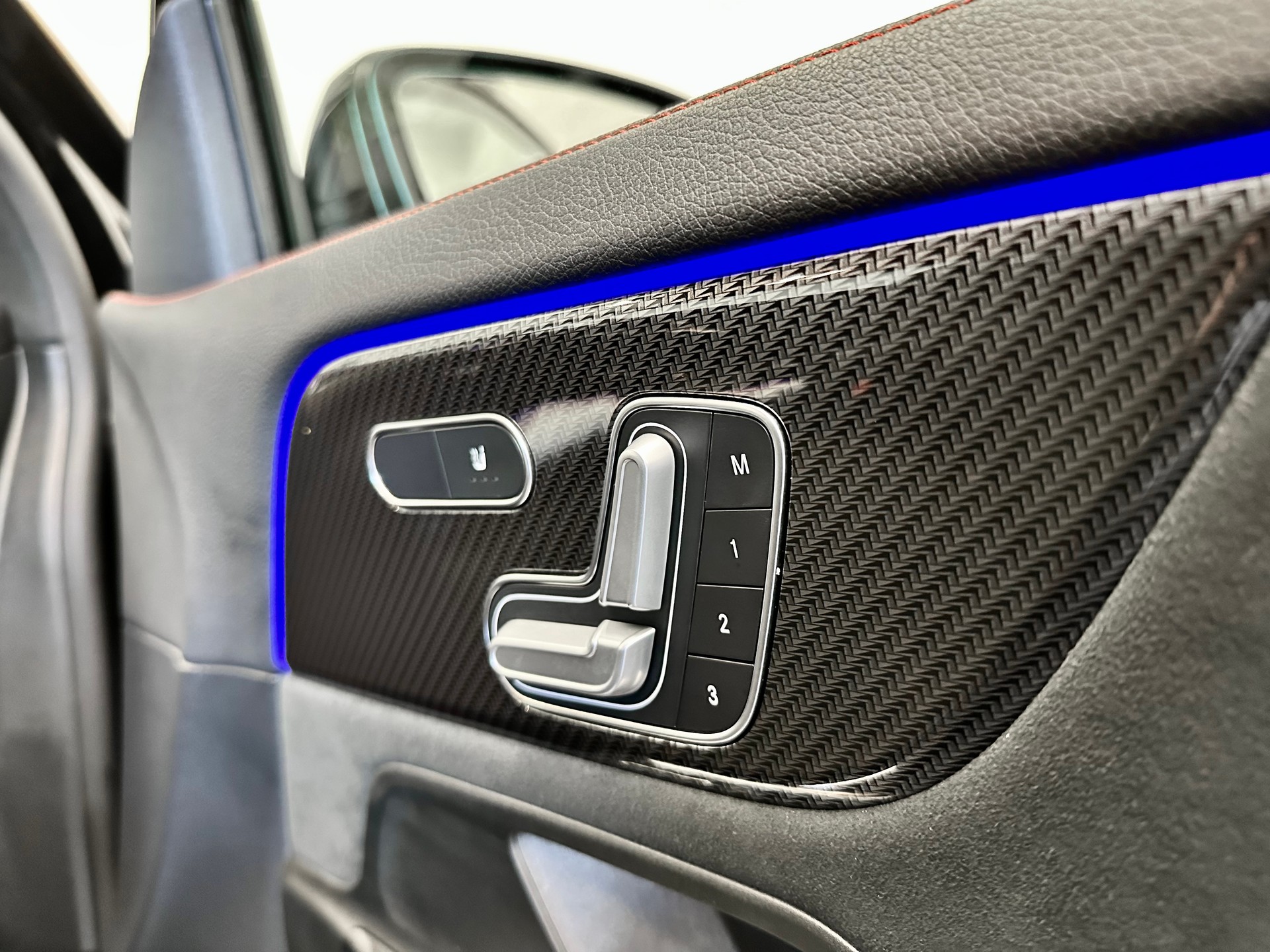 MERCEDES-BENZ GLA 220d 4Matic AMG Line 8G-DCT - 30