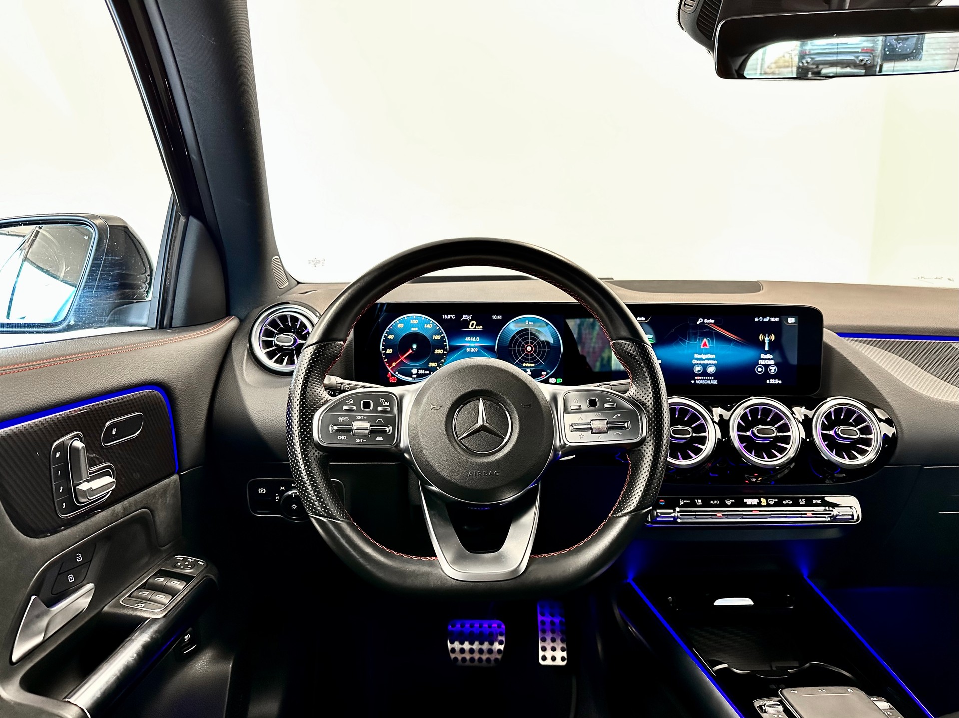 MERCEDES-BENZ GLA 220d 4Matic AMG Line 8G-DCT - 28