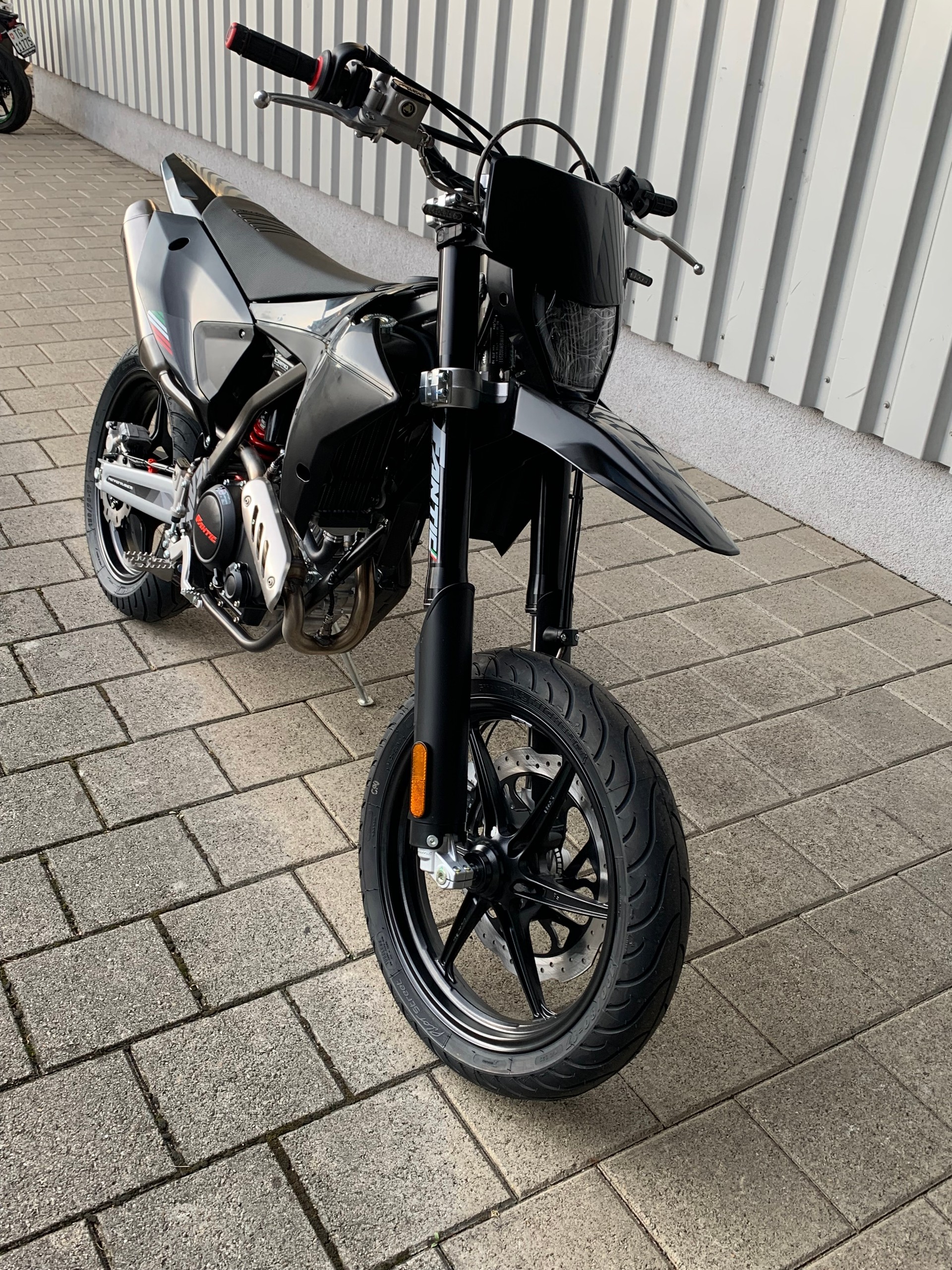 FANTIC XMF 125 Motard Performance Black Edition - 9