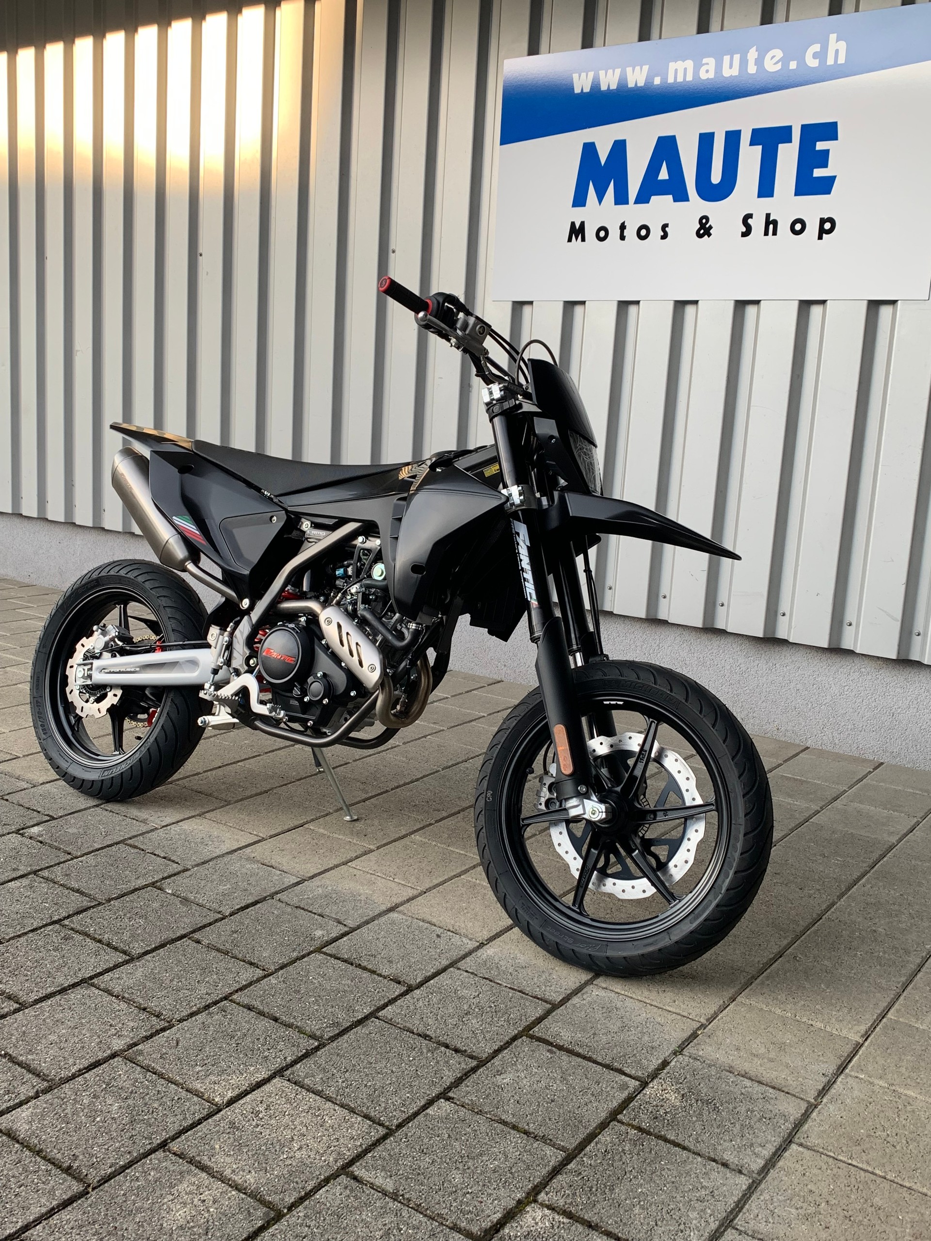 FANTIC XMF 125 Motard Performance Black Edition - 8