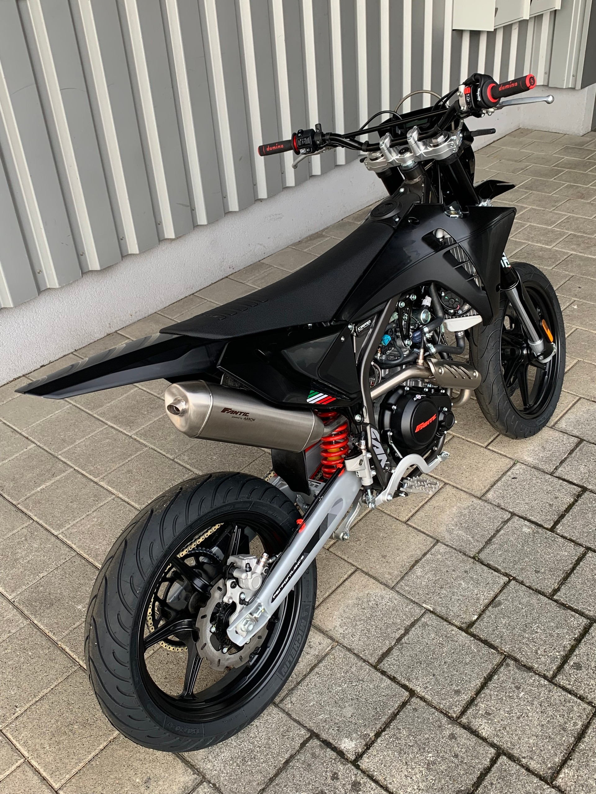 FANTIC XMF 125 Motard Performance Black Edition - 11