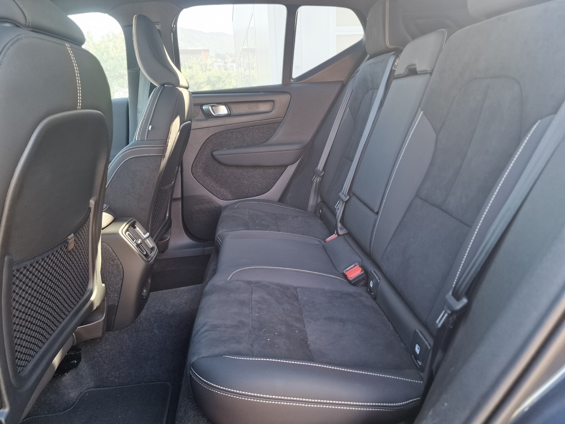 VOLVO EX40 82kWh Twin Motor Performance AWD Xcentric Ultra Black Edition 60Mt Gara - 12