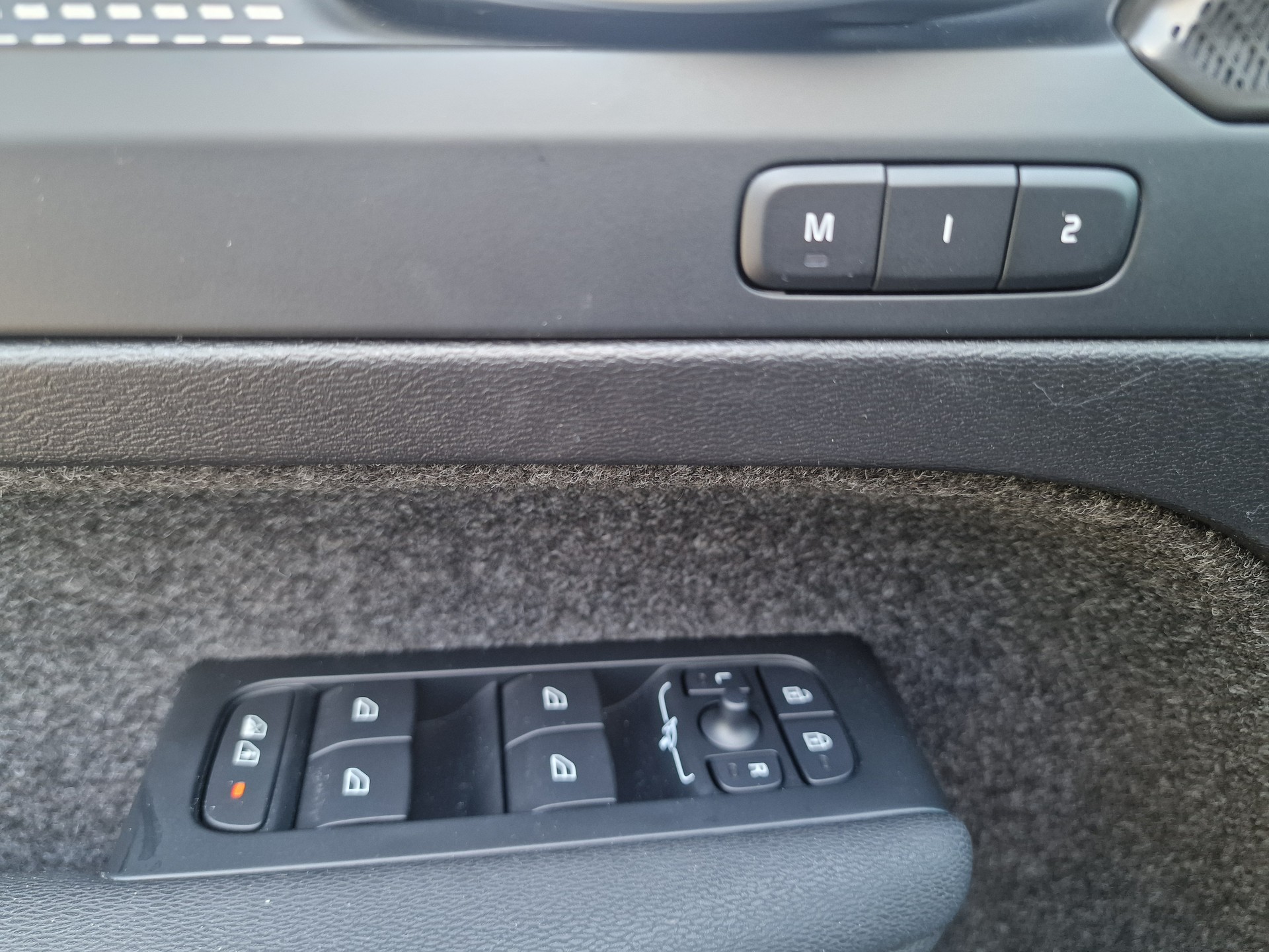 VOLVO EX40 82kWh Twin Motor Performance AWD Xcentric Ultra Black Edition 60Mt Gara - 24