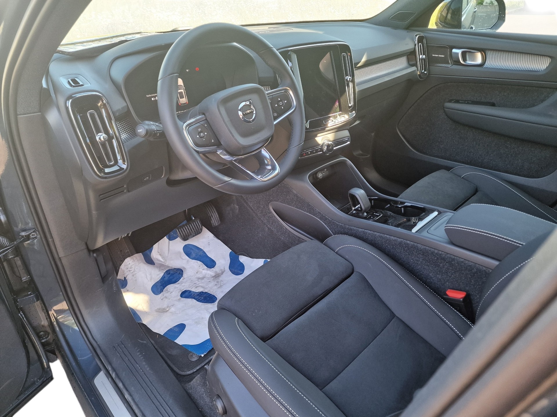 VOLVO EX40 82kWh Twin Motor Performance AWD Xcentric Ultra Black Edition 60Mt Gara - 9