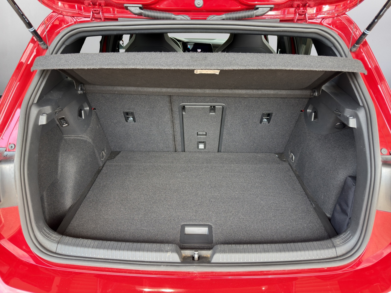 VW Golf 2.0 TDI R-Line DSG - 12