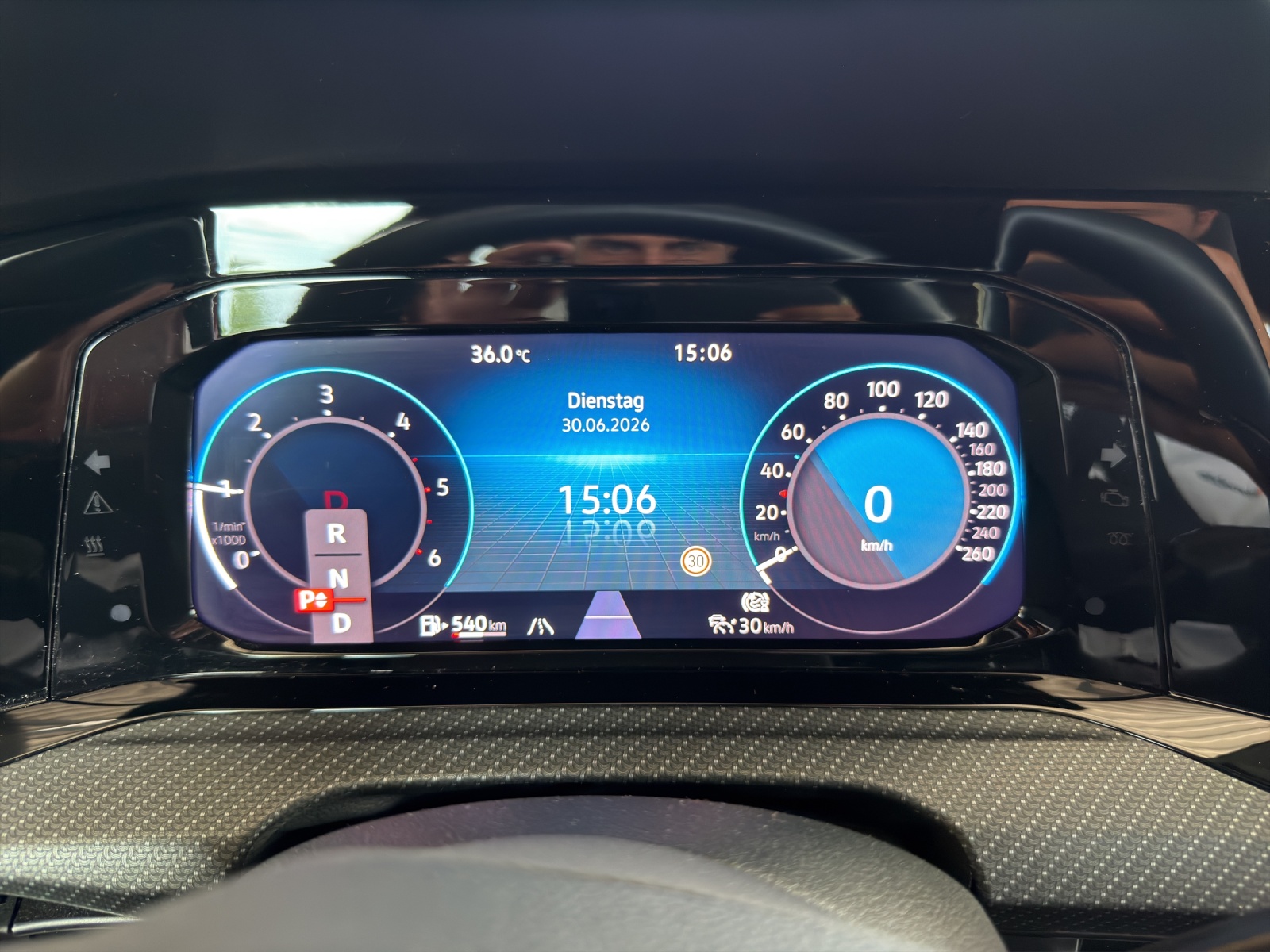 VW Golf 2.0 TDI R-Line DSG - 8