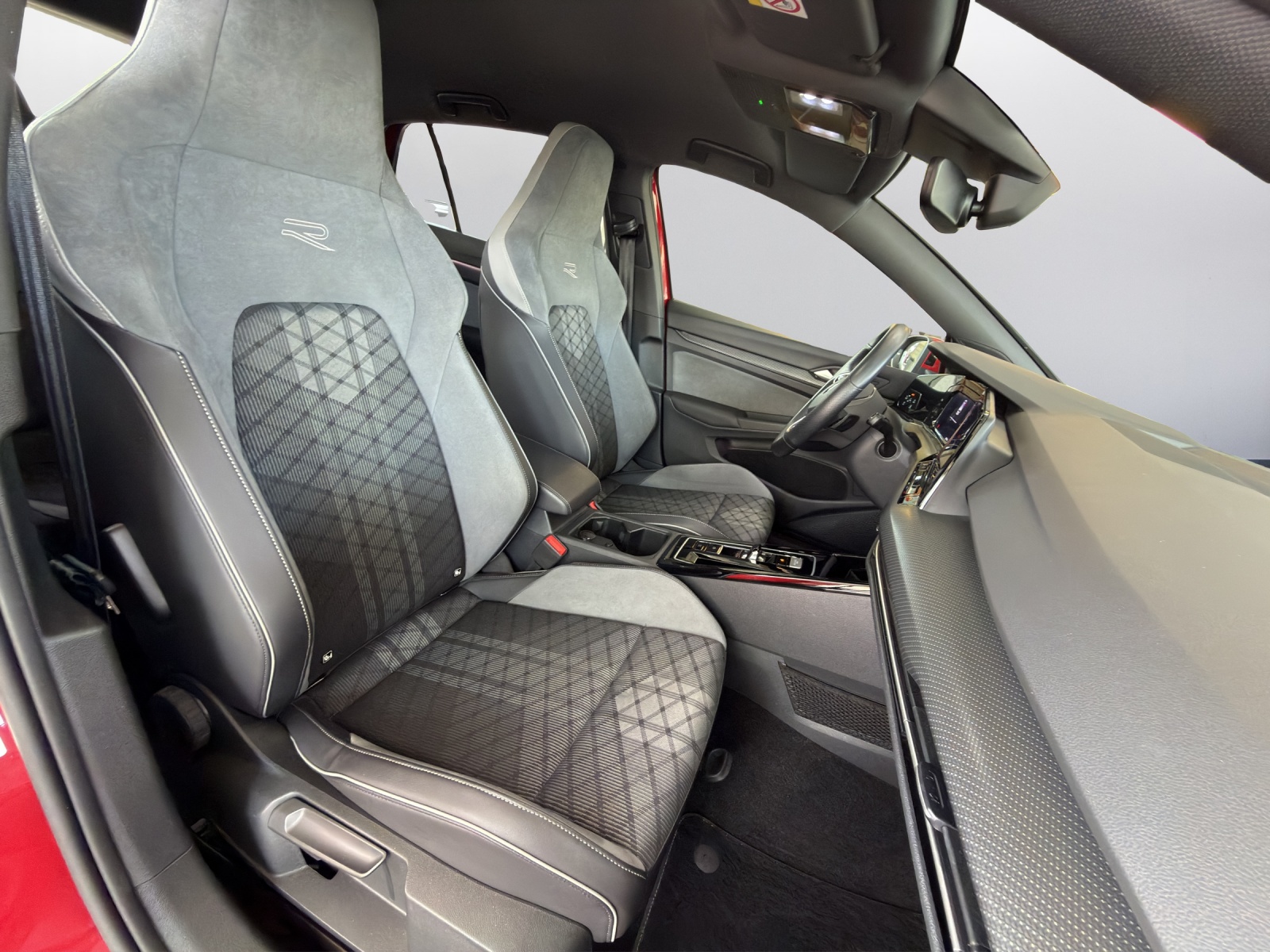VW Golf 2.0 TDI R-Line DSG - 13