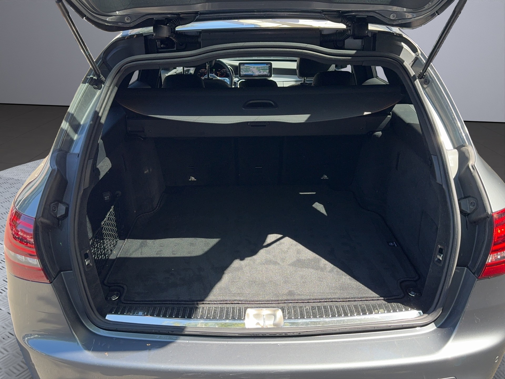MERCEDES-BENZ C 200 Swiss Star AMG Line 4M 9G-Tronic - 17