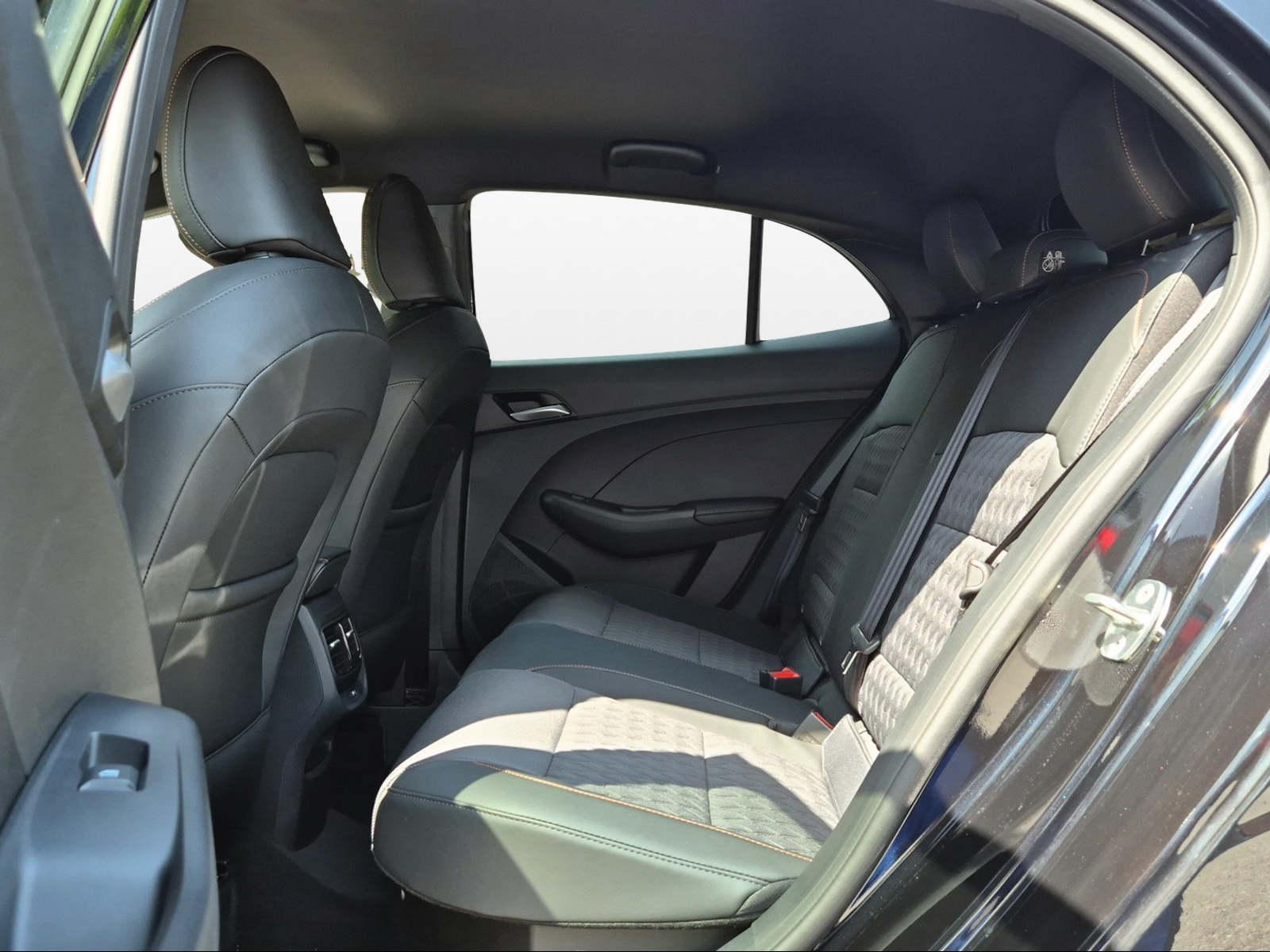 MG 3 1.5 Hybrid Luxury - 13