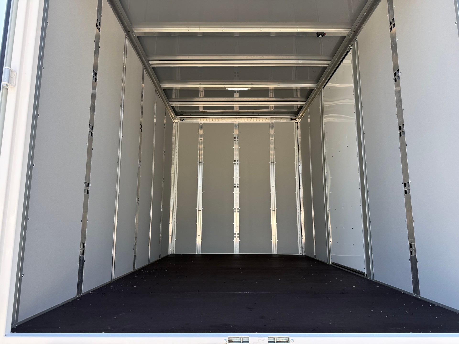 FIAT Ducato 35 2.2 MJ 140 Heavy Koffer mit Flügeltüren 1000 Kg. Nutzlast - 11