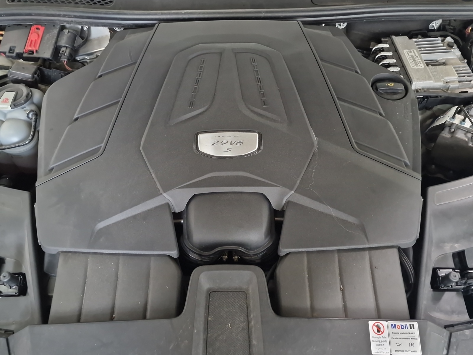 PORSCHE Cayenne S - 16