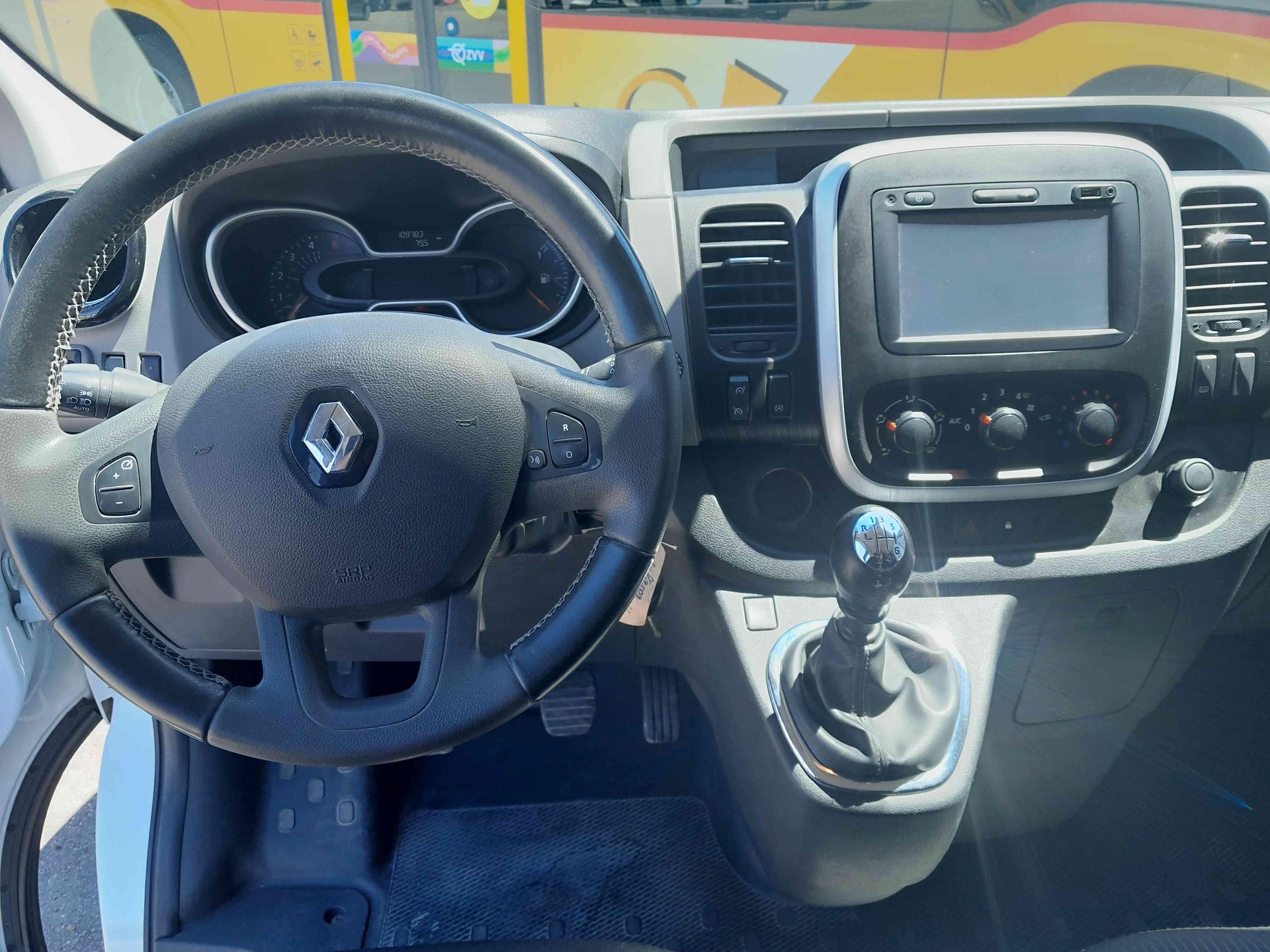 RENAULT Trafic Passenger 1.6 dCi TwinTurbo Authentique - 10