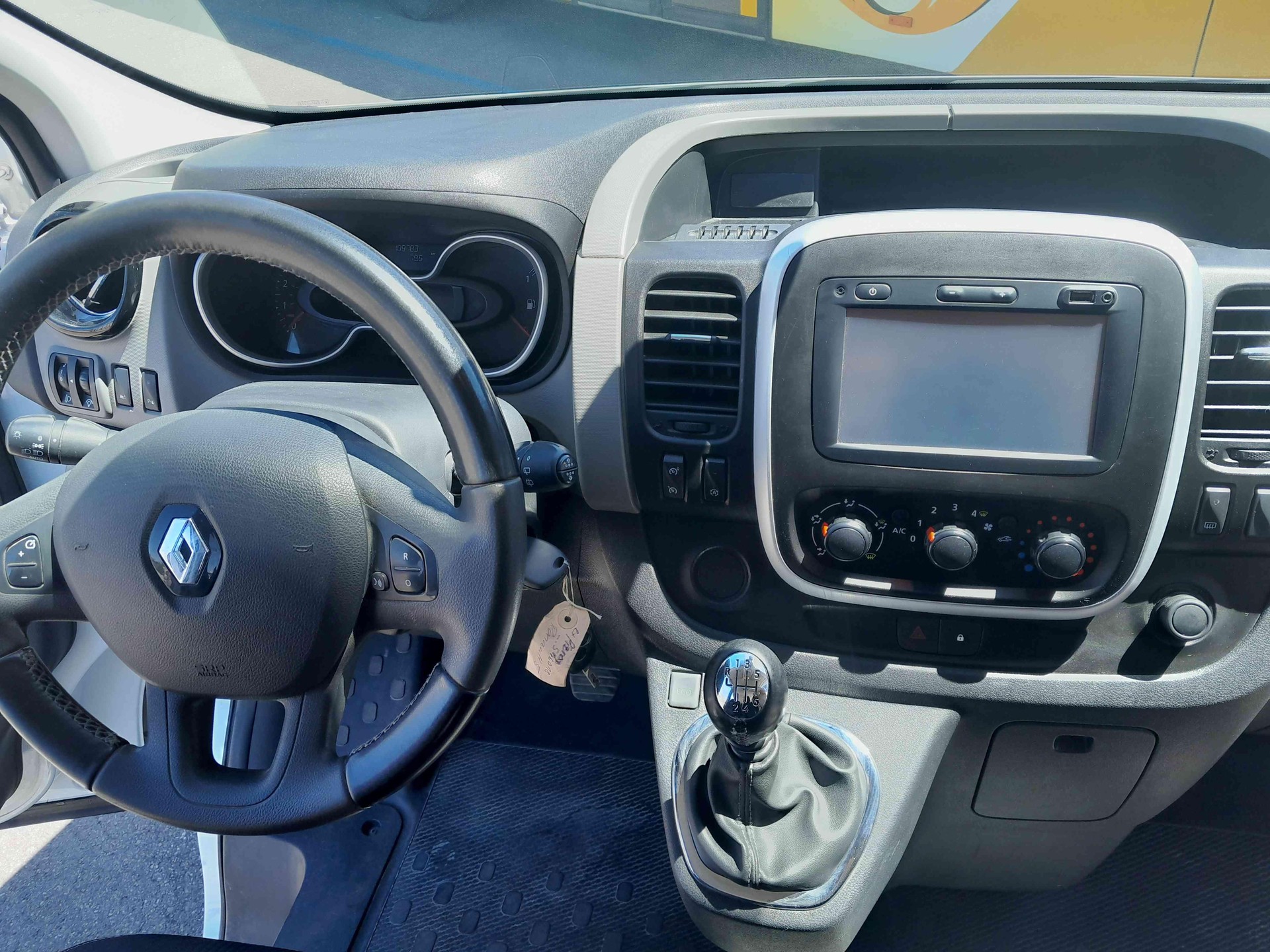 RENAULT Trafic Passenger 1.6 dCi TwinTurbo Authentique - 11