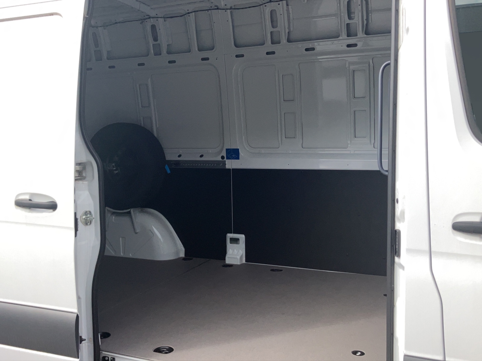 MERCEDES-BENZ eSprinter 312 47kWh Standard - 10