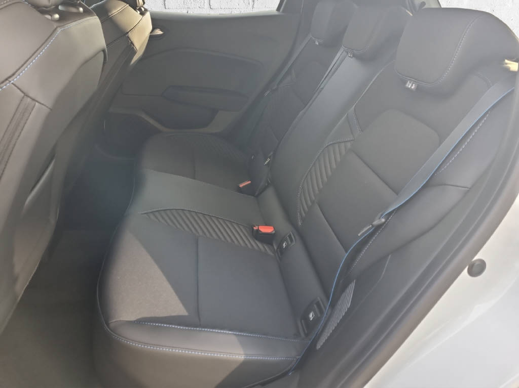 RENAULT CLIO esprit Alpine full hybrid E-Tech 145 - 8