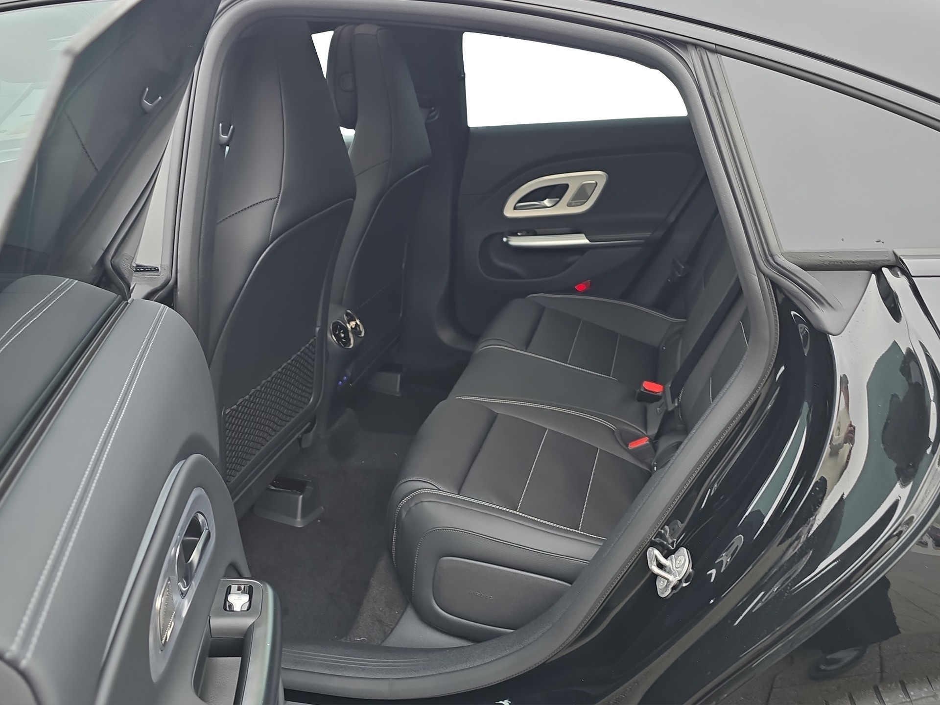 MERCEDES-BENZ CLA 220 8G-DCT 4Matic - 9