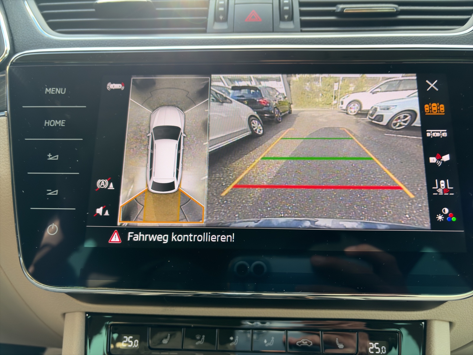 SKODA Superb Combi 2.0 TSI Style DSG - 14