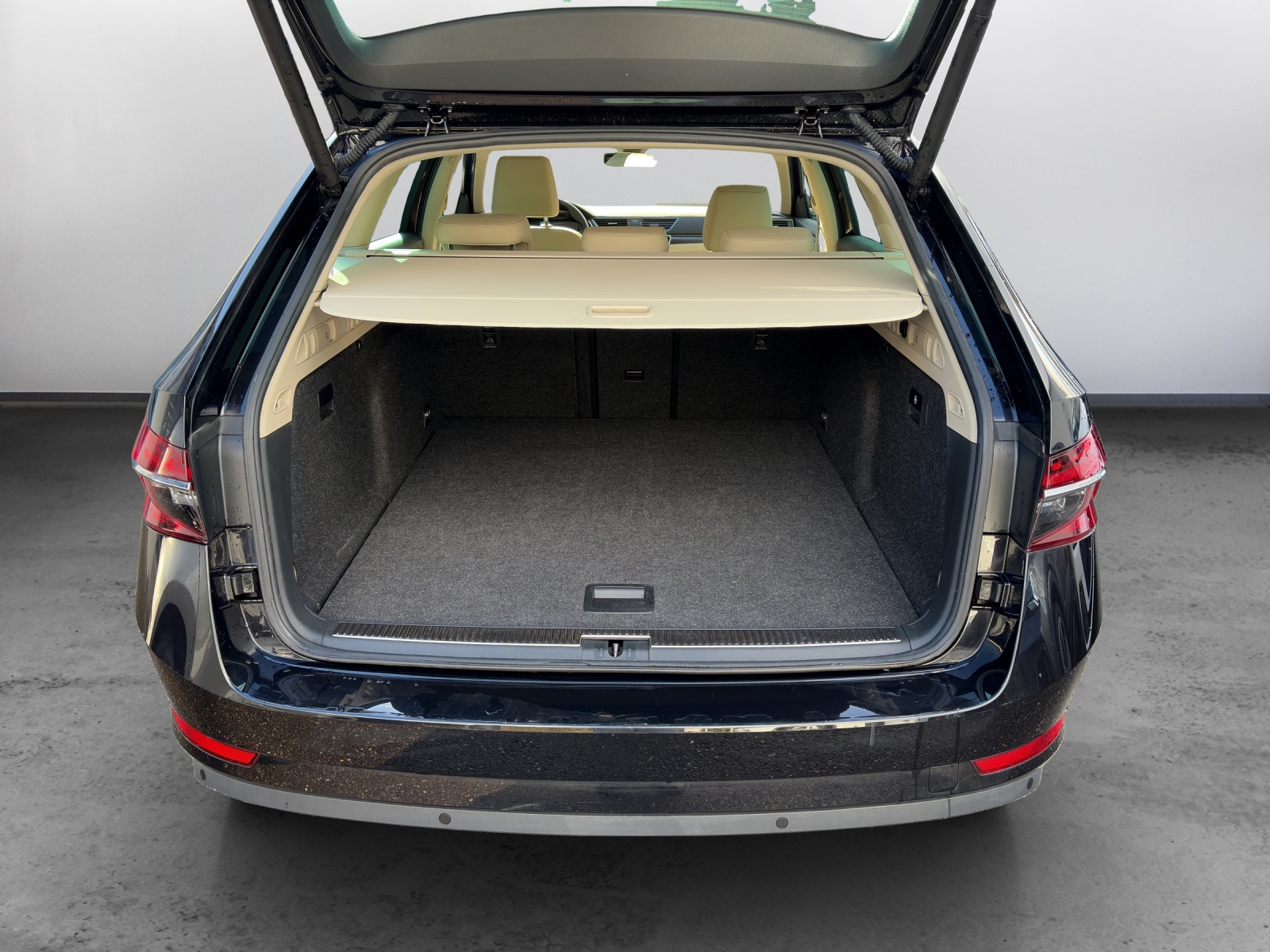 SKODA Superb Combi 2.0 TSI Style DSG - 12