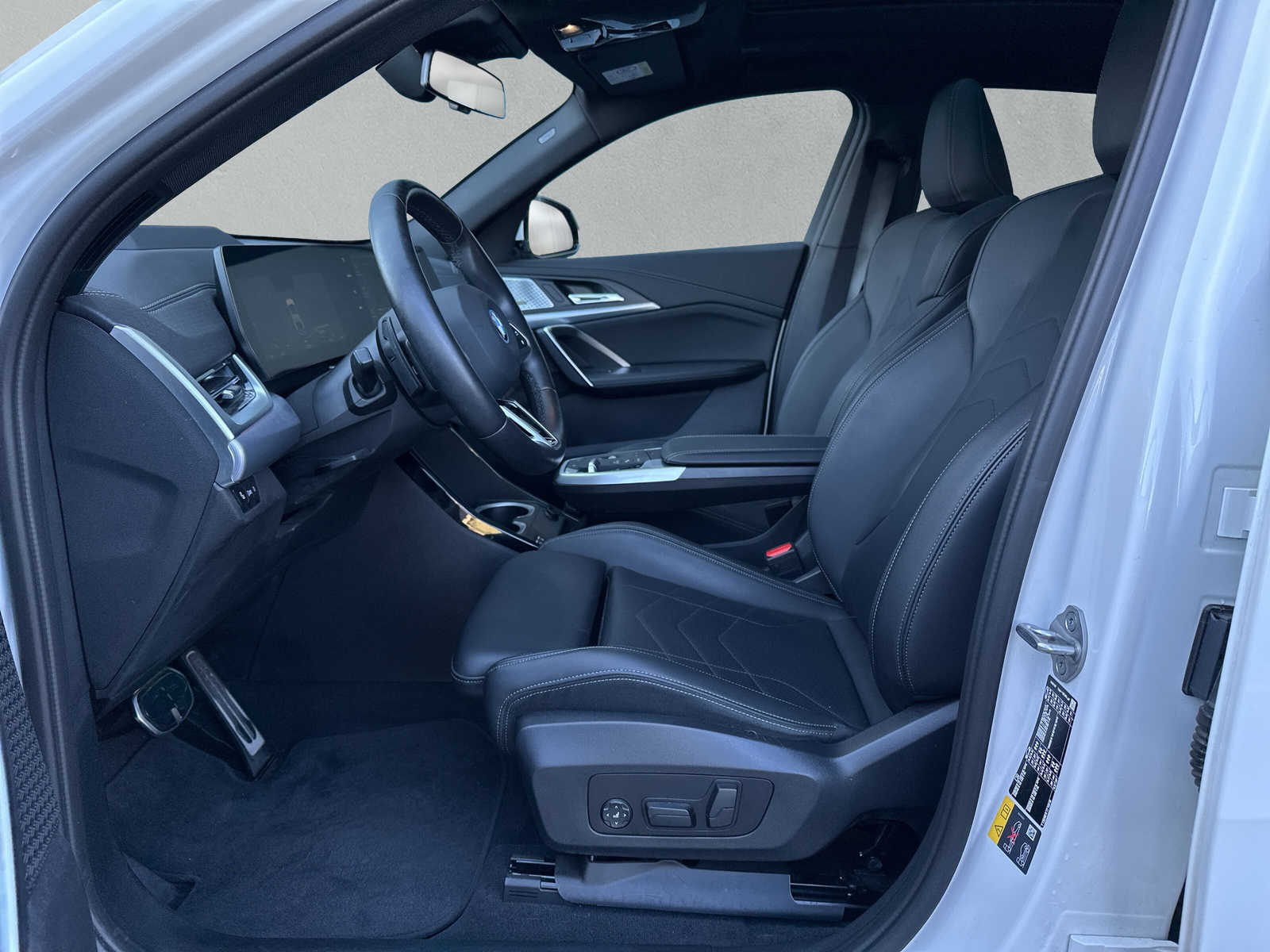 BMW iX2 xDrive 30 M Sport **Action de leasing à 1.9%** 📍 - 12