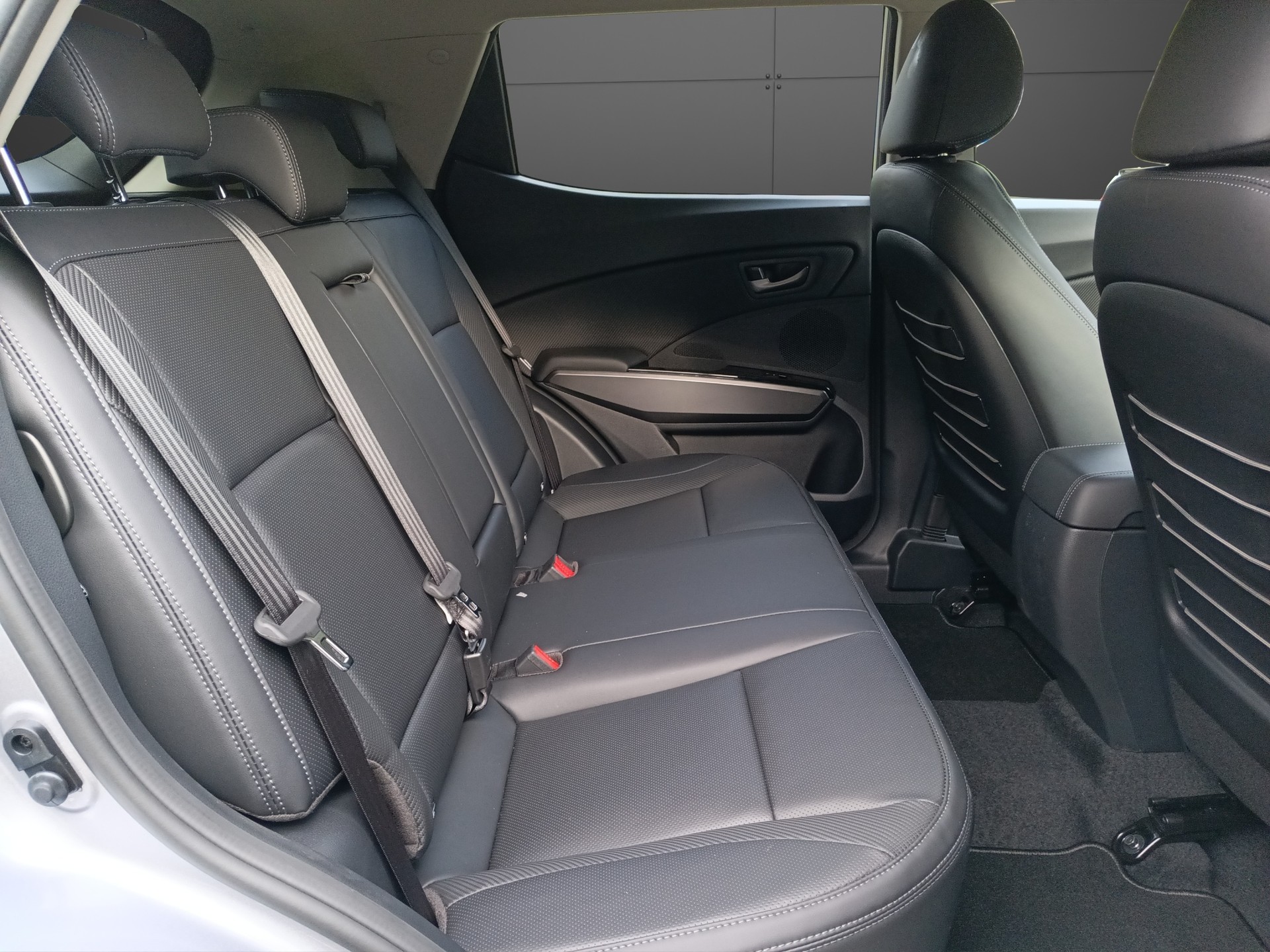 KGM-SsangYong Tivoli 1.5 T GDI Platinum 4WD Automat - 17