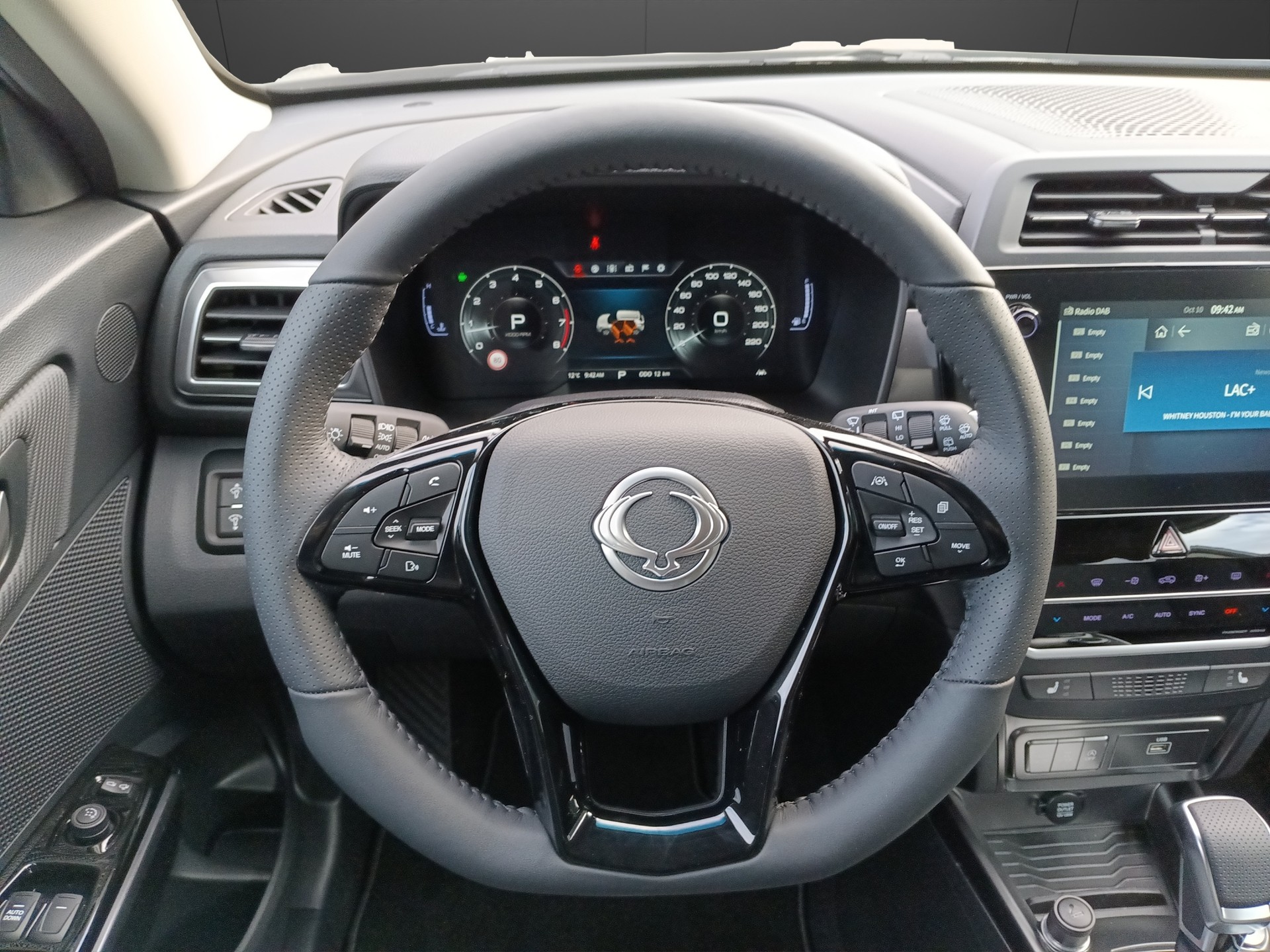 KGM-SsangYong Tivoli 1.5 T GDI Platinum 4WD Automat - 10
