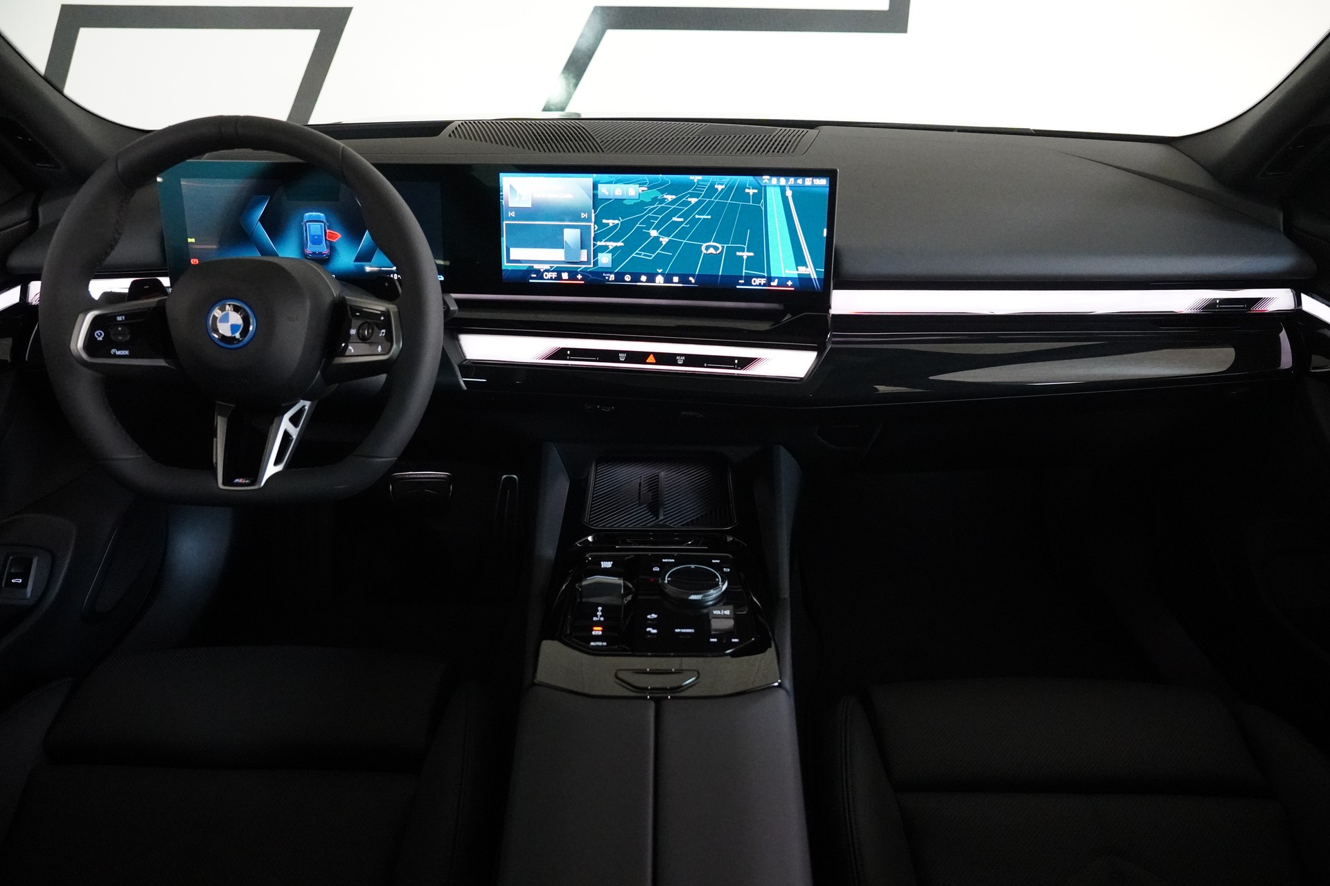 BMW 550e xDrive Touring M Sport Pro Steptronic - 18