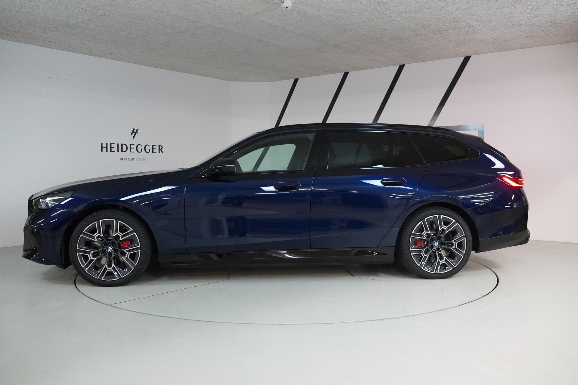 BMW 550e xDrive Touring M Sport Pro Steptronic - 4