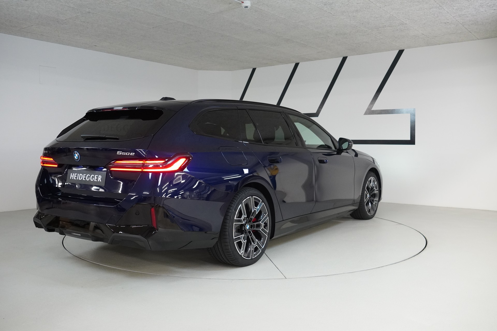 BMW 550e xDrive Touring M Sport Pro Steptronic - 7