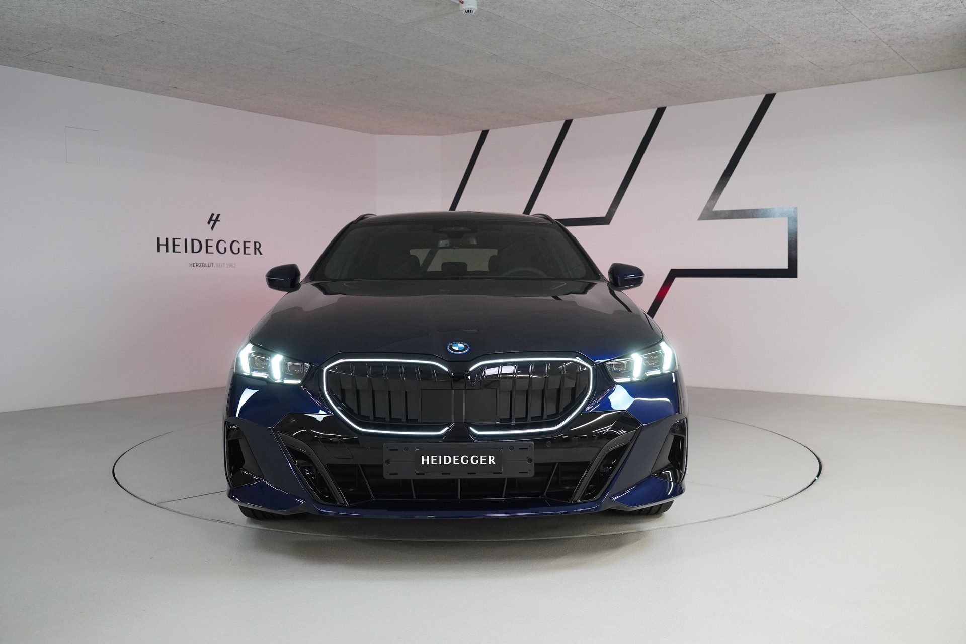 BMW 550e xDrive Touring M Sport Pro Steptronic - 2