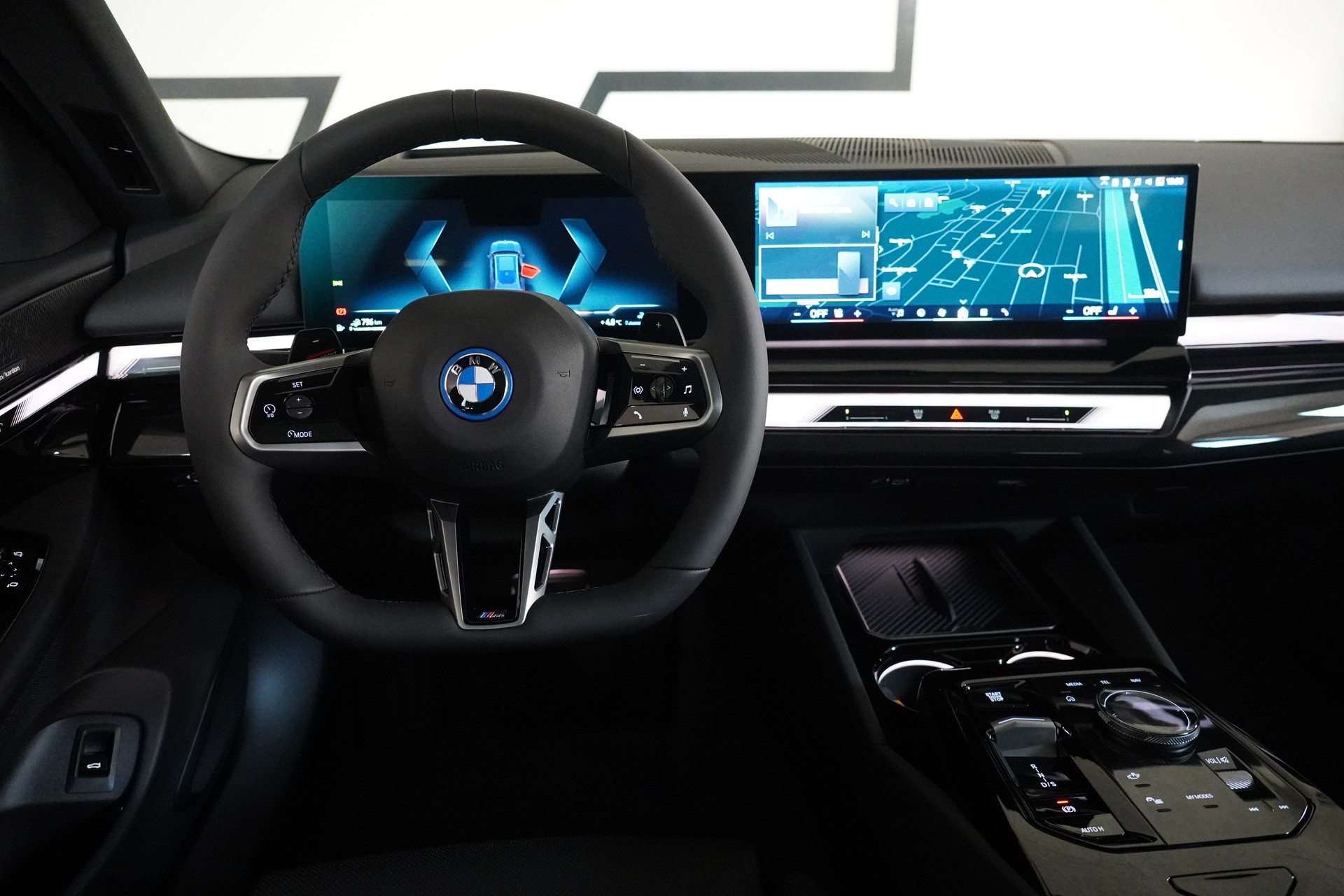 BMW 550e xDrive Touring M Sport Pro Steptronic - 21