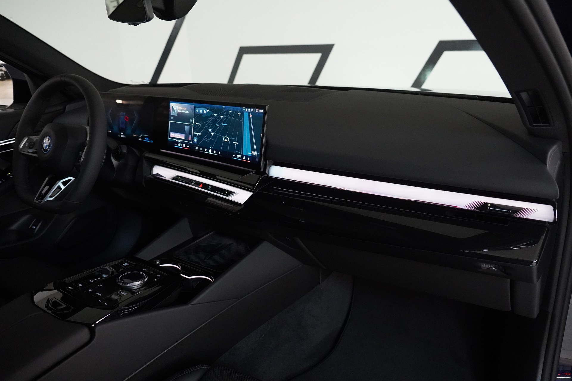 BMW 550e xDrive Touring M Sport Pro Steptronic - 17