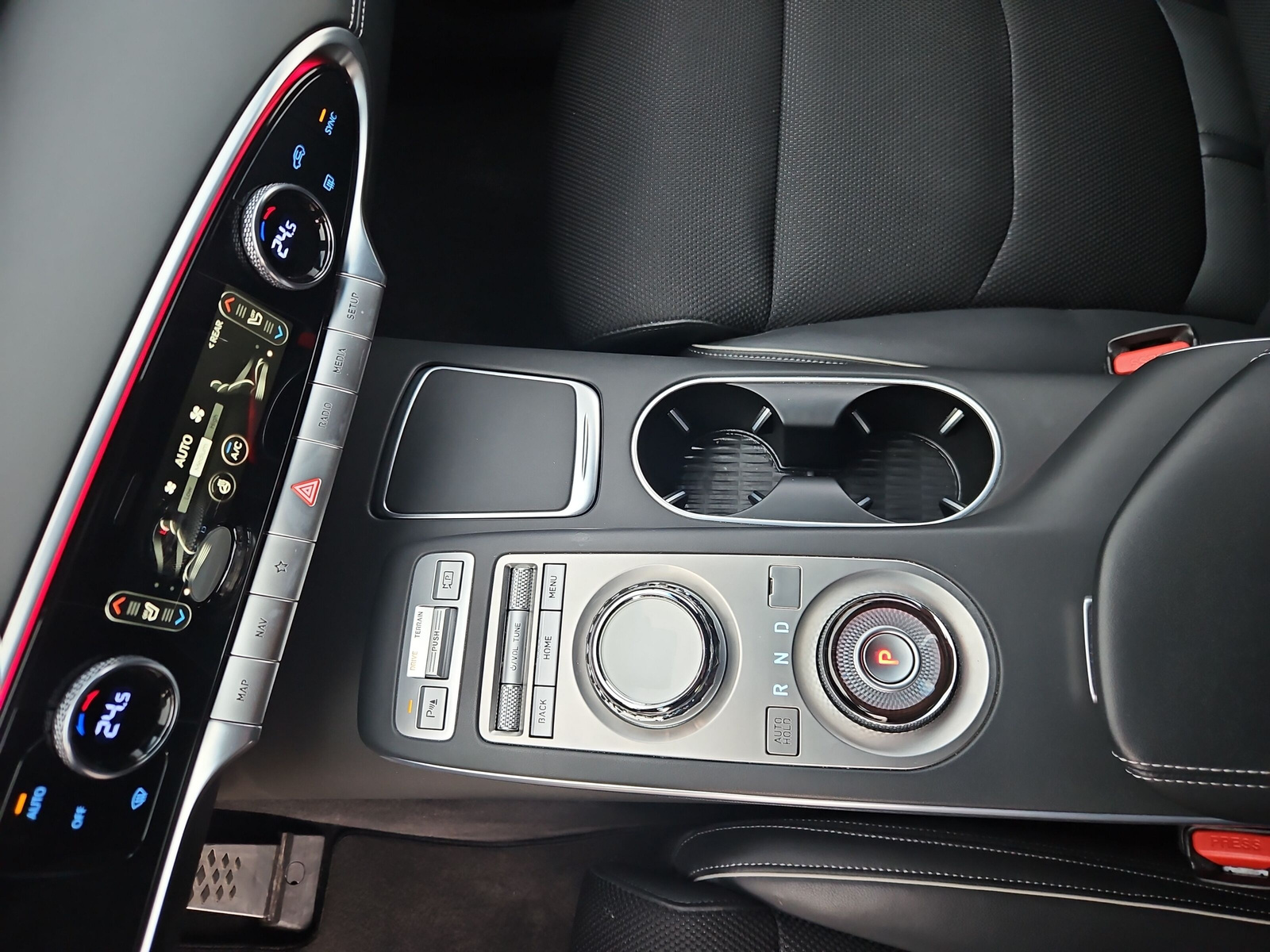 GENESIS GV70 2.5 TGDI Sport AT8 A - 21