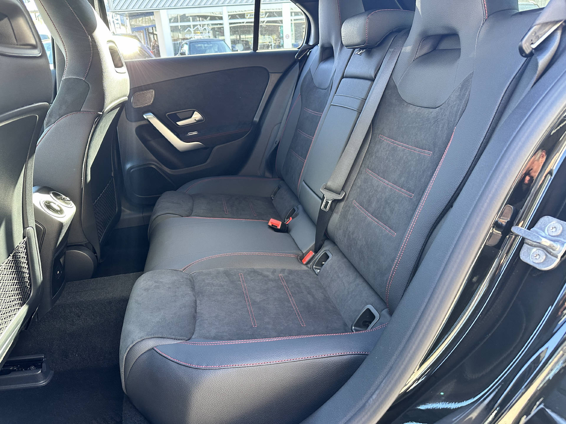 MERCEDES-BENZ A 250 AMG Line 4Matic - 12