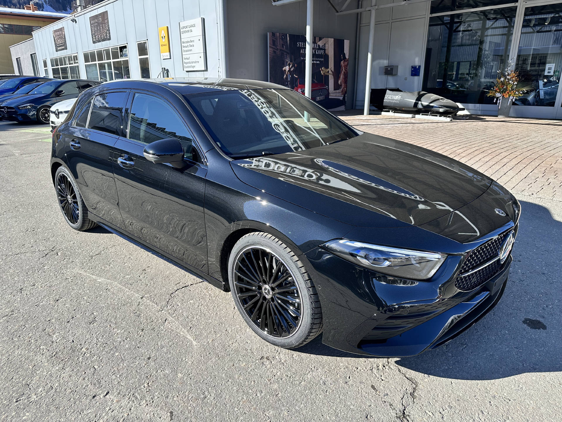 MERCEDES-BENZ A 250 AMG Line 4Matic - 3