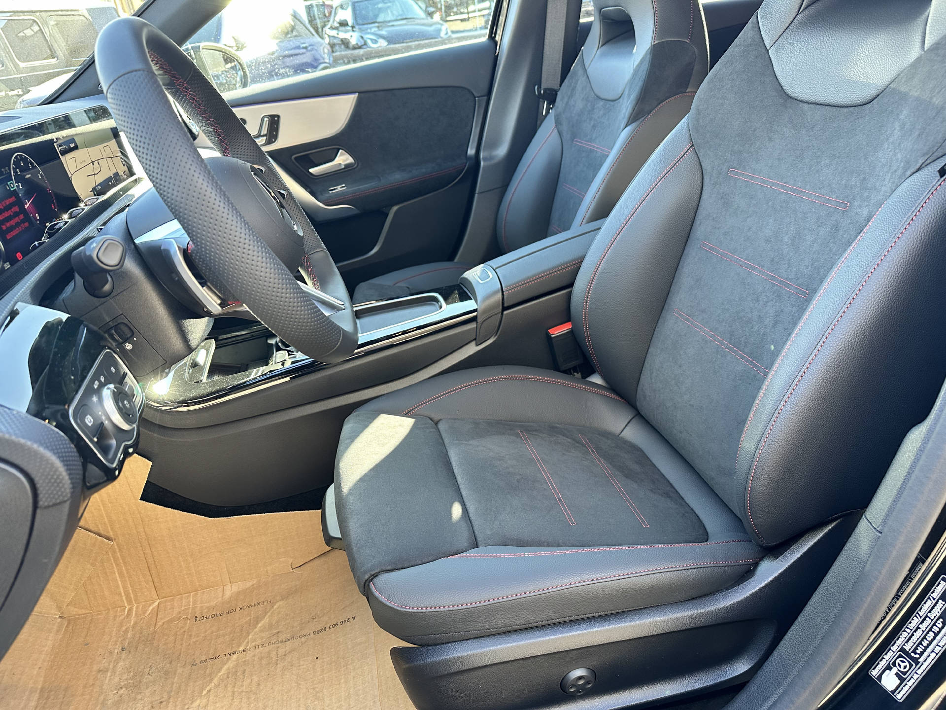 MERCEDES-BENZ A 250 AMG Line 4Matic - 11